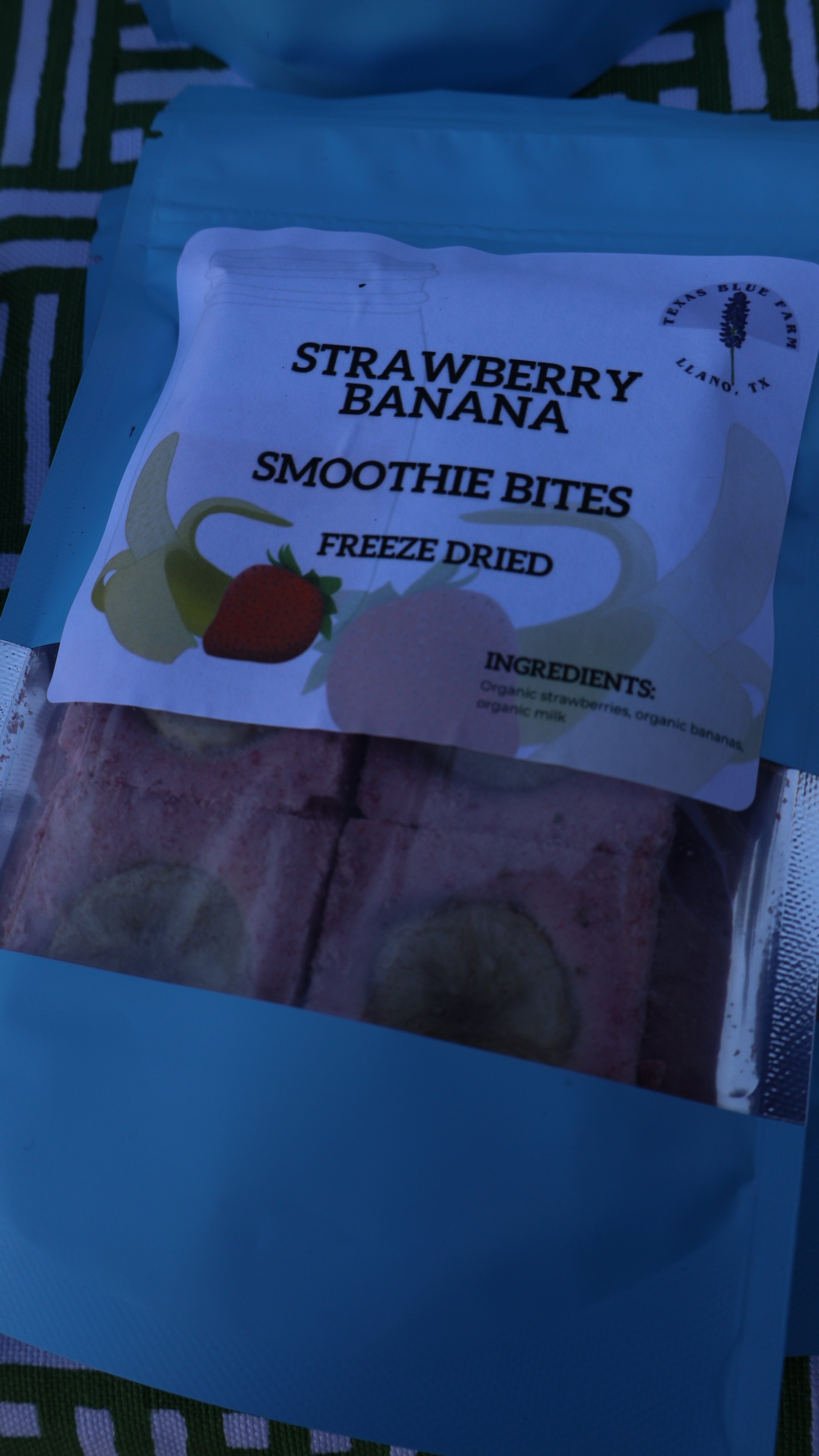 Strawberry banana smoothie bites