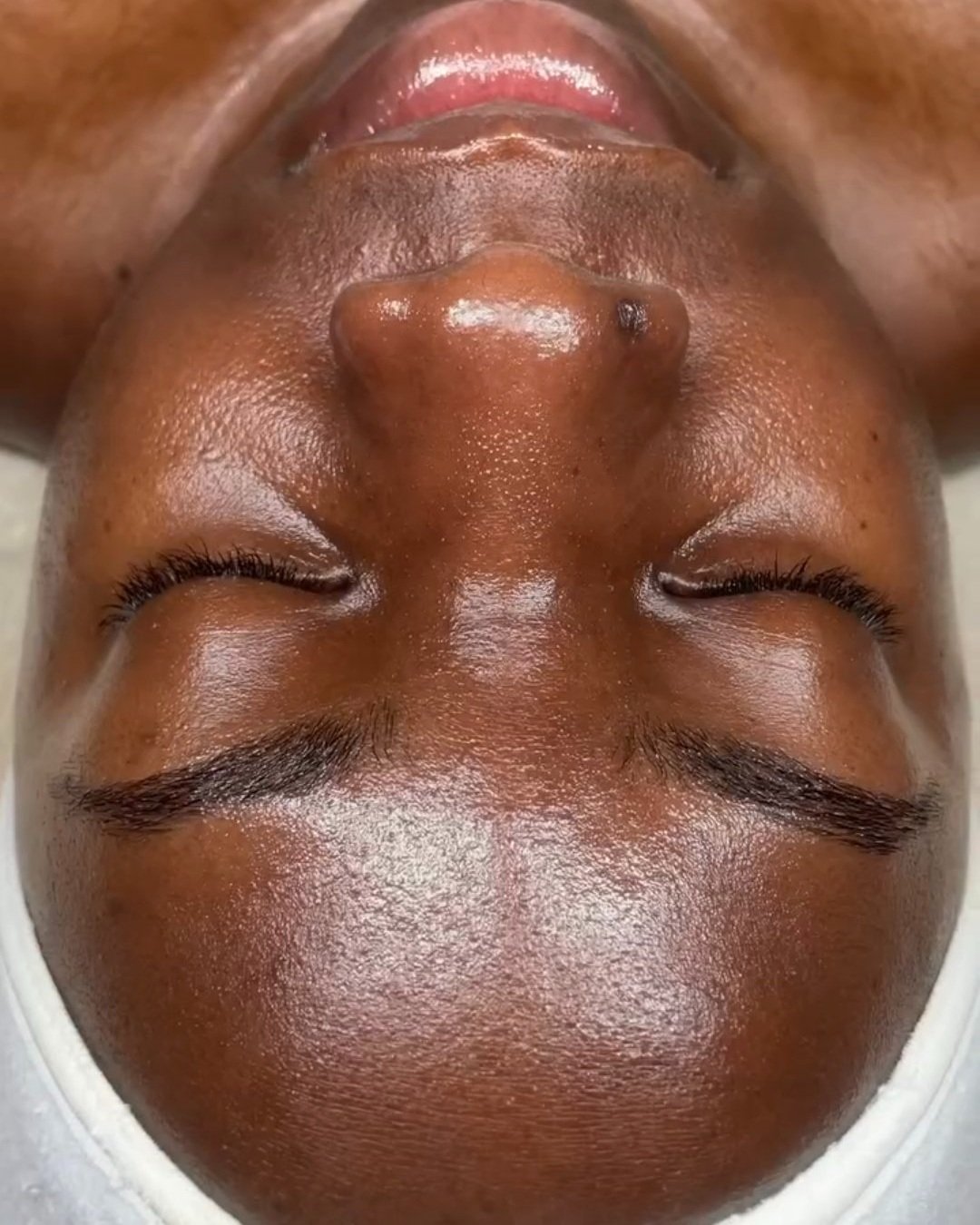 Glow Like a Star: Why Lymphatic Facials Are the Secret to Red-Carpet Skin