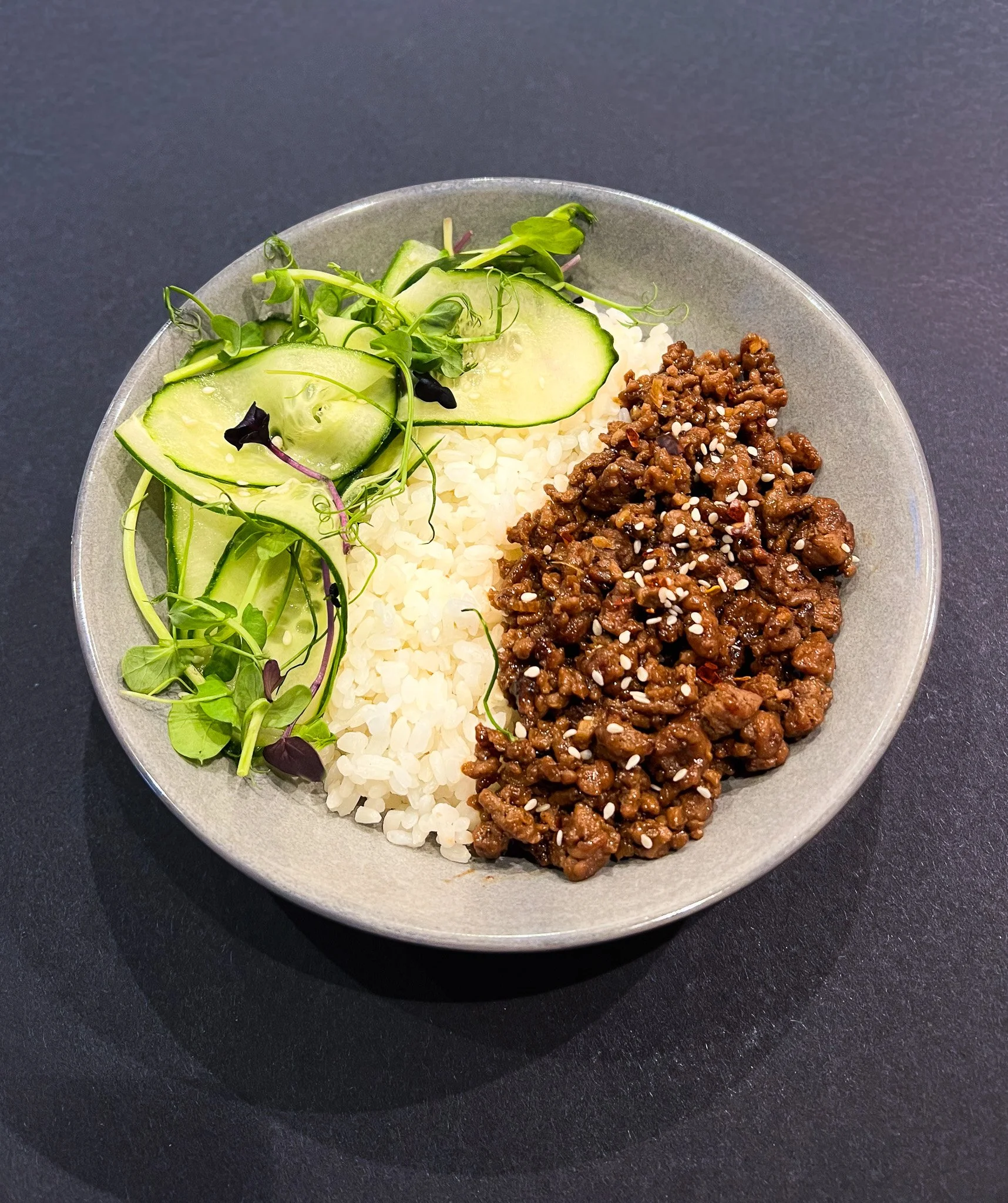 Sticky Beef Rice Bowl With Cucumber