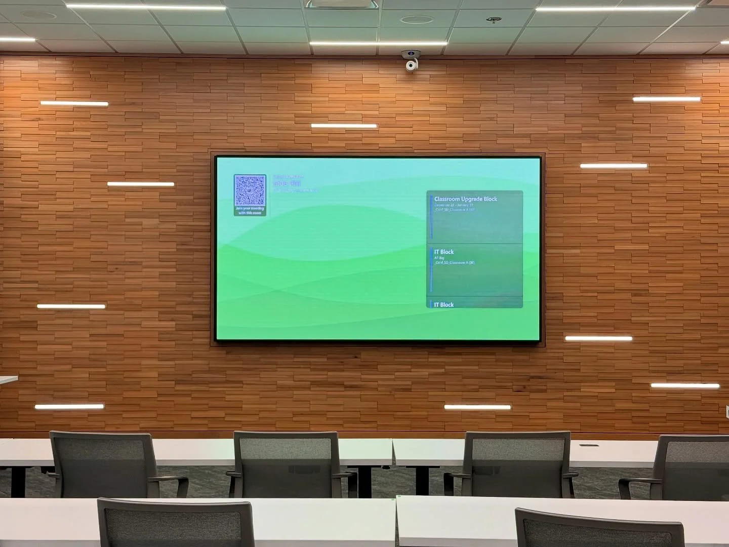Precision meets performance. This @barco_nv Video Wall was the perfect solution to elevate a corporate learning environment with seamless integration and high-impact visuals.

LINTRIX specializes in tailoring technology solutions to fit your company&