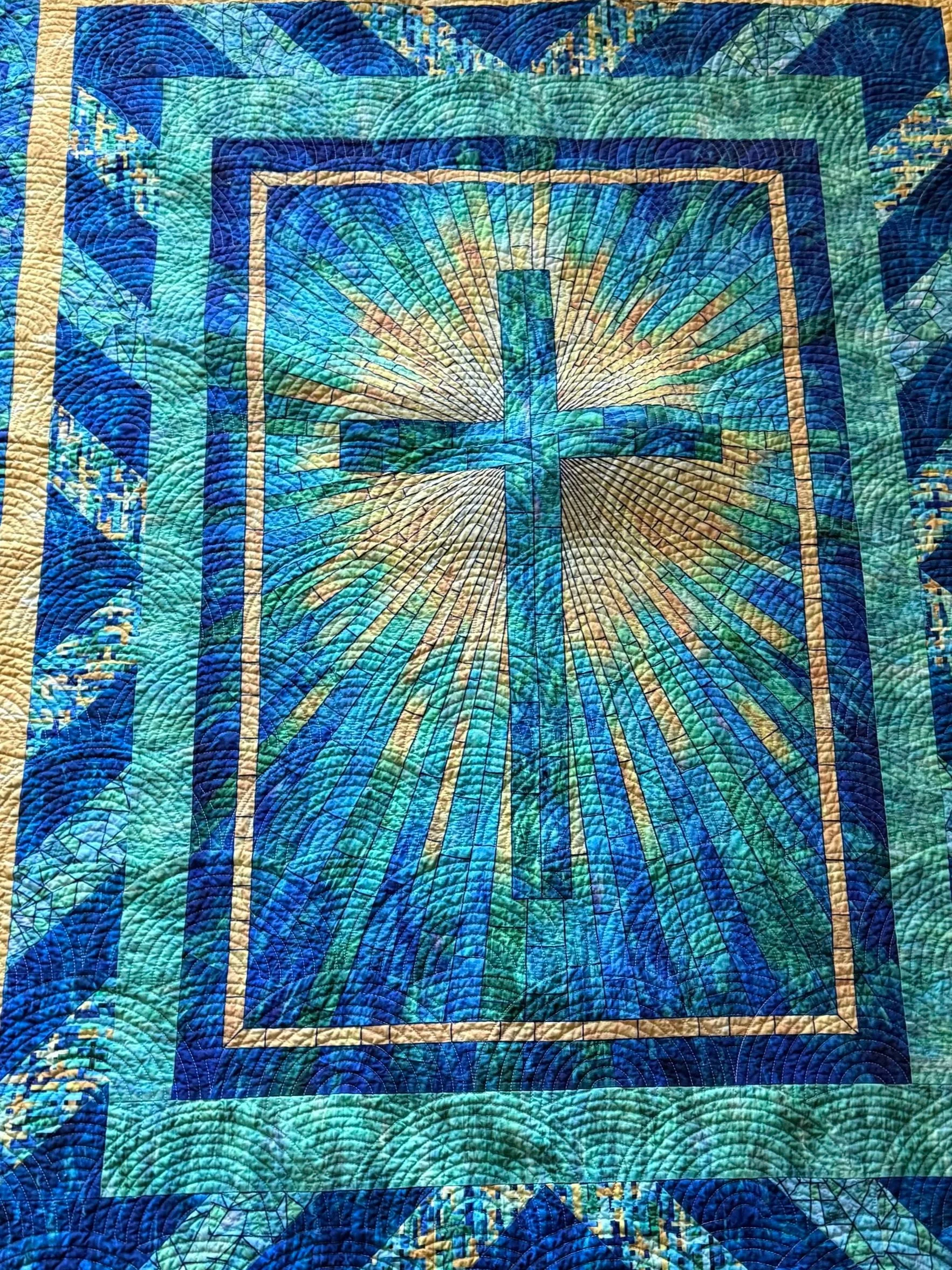 Pantograph: Ananda Fan (Melissa Kelley); Pattern: Rays of Glory (Bound to be Quilting)