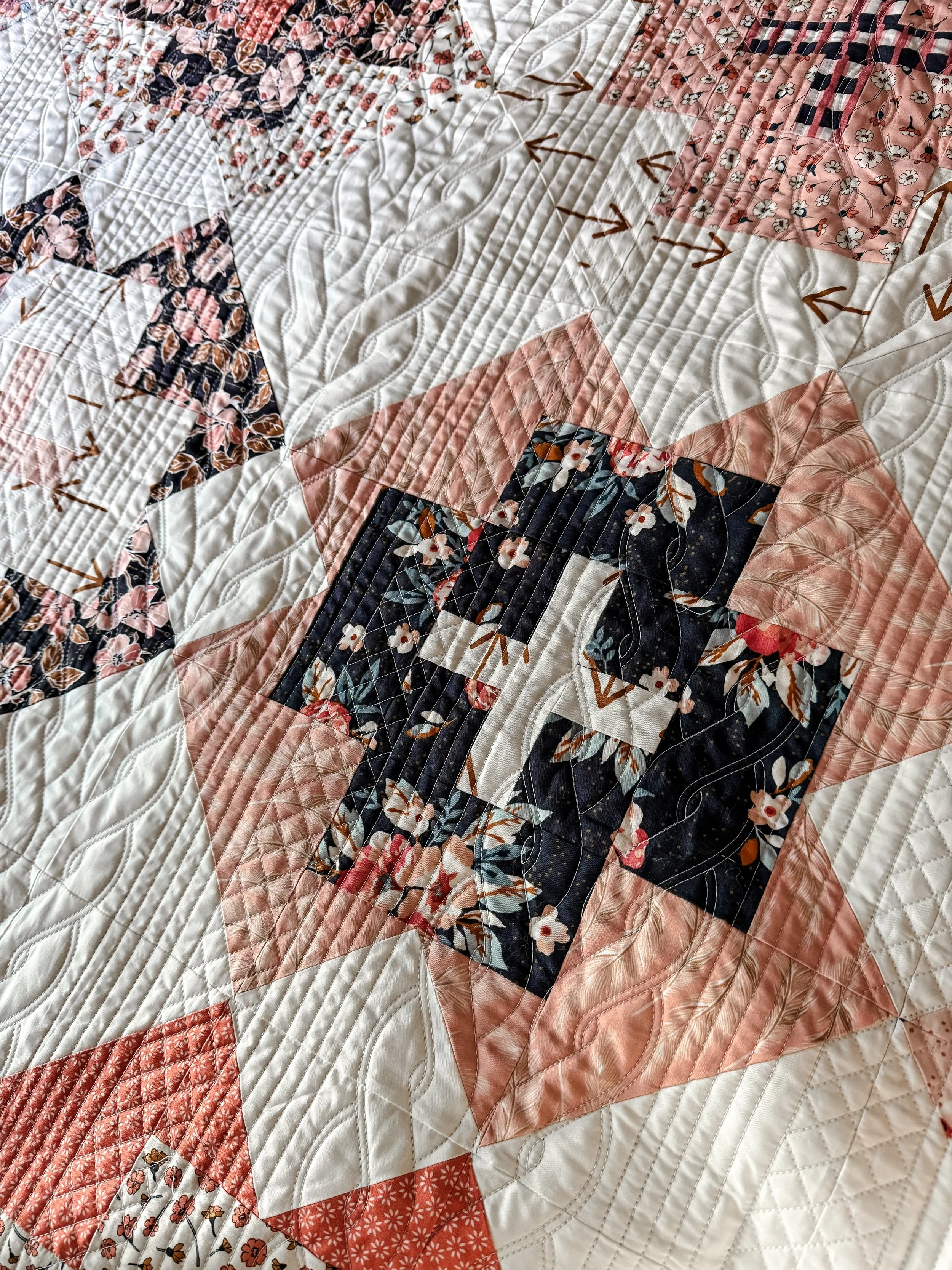 Pantograph: Cable Knit (Longarm League); Pattern: Nightingale (Lo & Behold Stitchery)