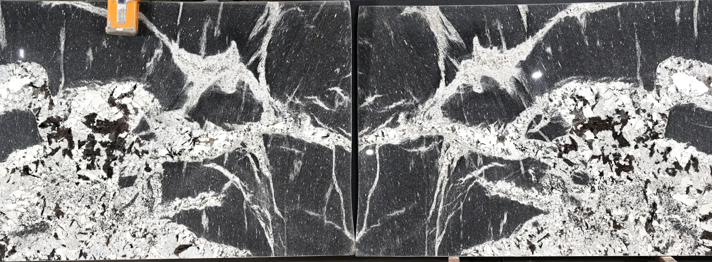 Splendor Polished Bookmatched Alt.png