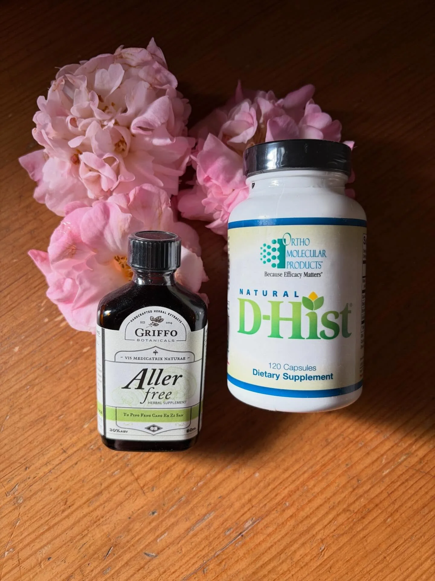 Allergy relief for you! Herbs and needles ease up the seasonal symptoms. Come in for acupuncture and herbs, feel better! 🌸🌱