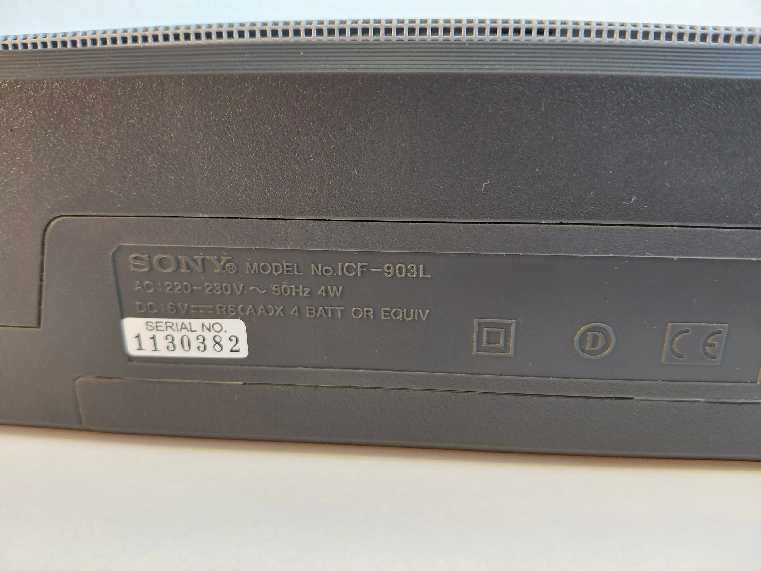 Sony ICF903L Detail 2
