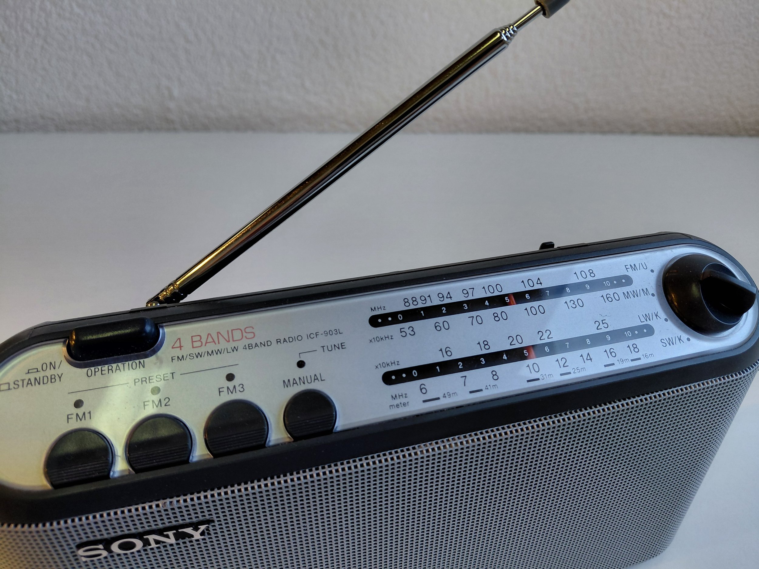 Sony ICF903L Detail 1