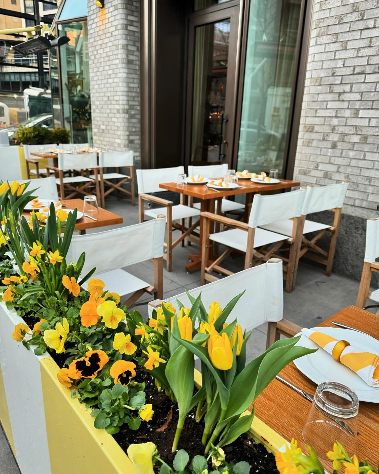 Spring planting and planters in Chelsea Cucina Alba