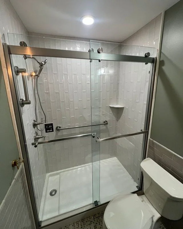 Shower upgrades🛁🚿

#ResidentialConstruction #BathroomRemodel #OakstoneCreations