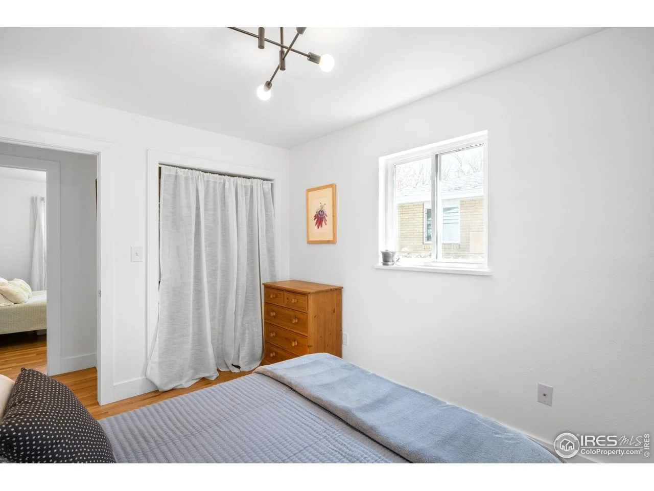 345ColgateBedroomcloset.jpg