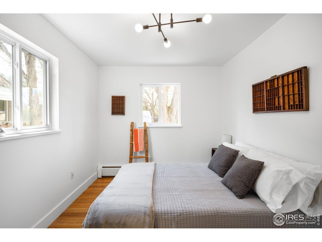 345ColgateBedroom.jpg