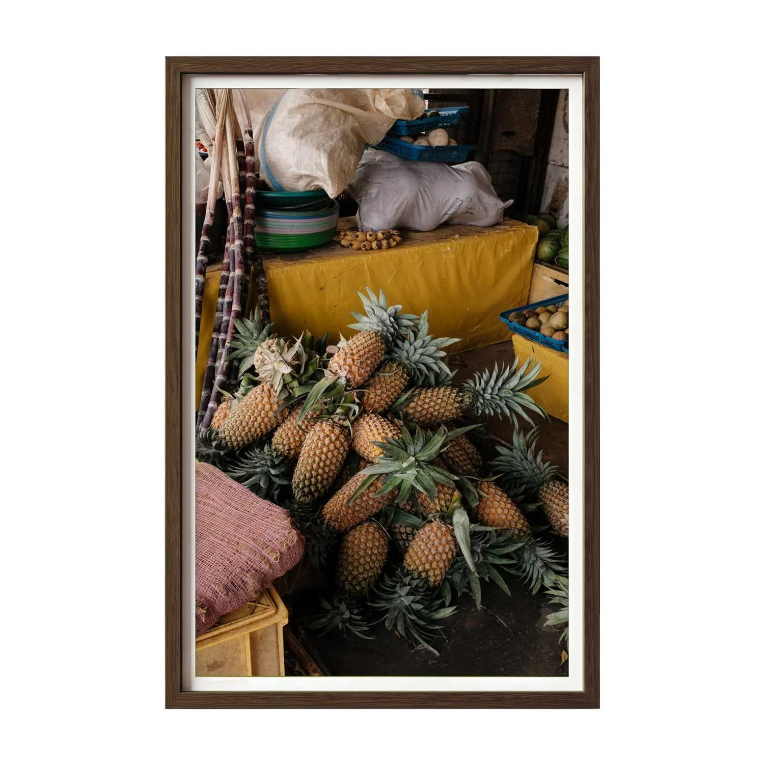 Pineapple-delivery-Dark-wood.jpg