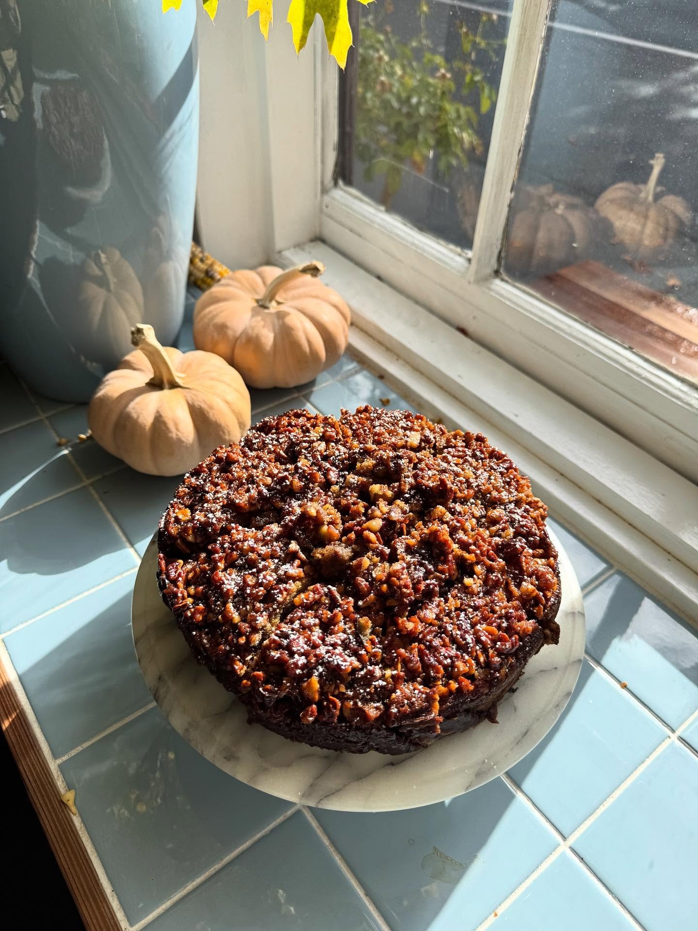 Last call for Thanksgiving pre-orders is this Friday! 

🍎 Spiced Apple Cake 
🌼 Floral centerpieces by @marigold_sf 
☕️ Chai Spiced Coffee Cake 
✨ Sparkling Apple@Juice by @lovelybunchjuice 
🧀 Buttermilk Cheddar Biscuits