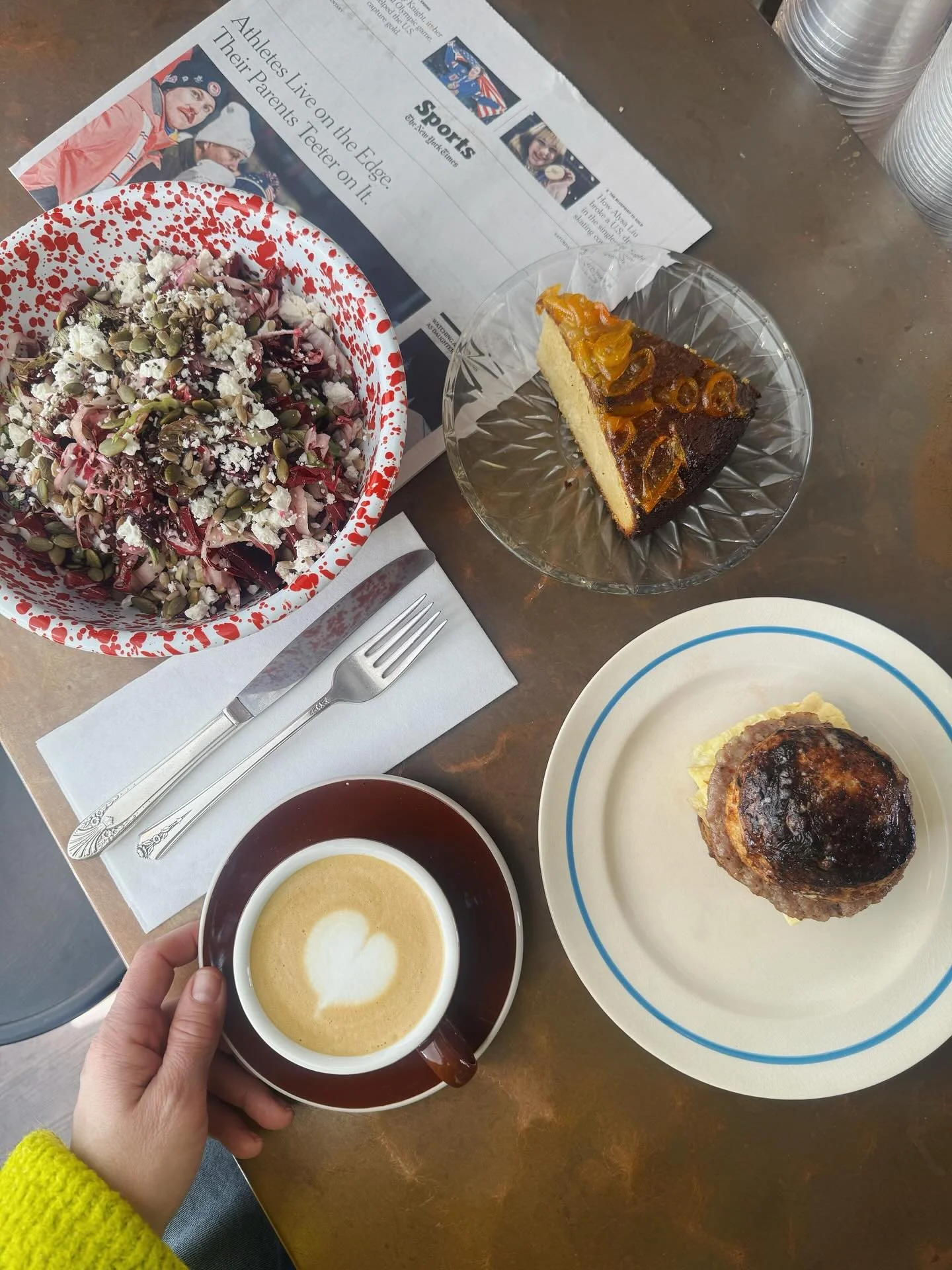 Sunny Sundays are for brunch at @thelittlestore_ws ☀️☕️📰