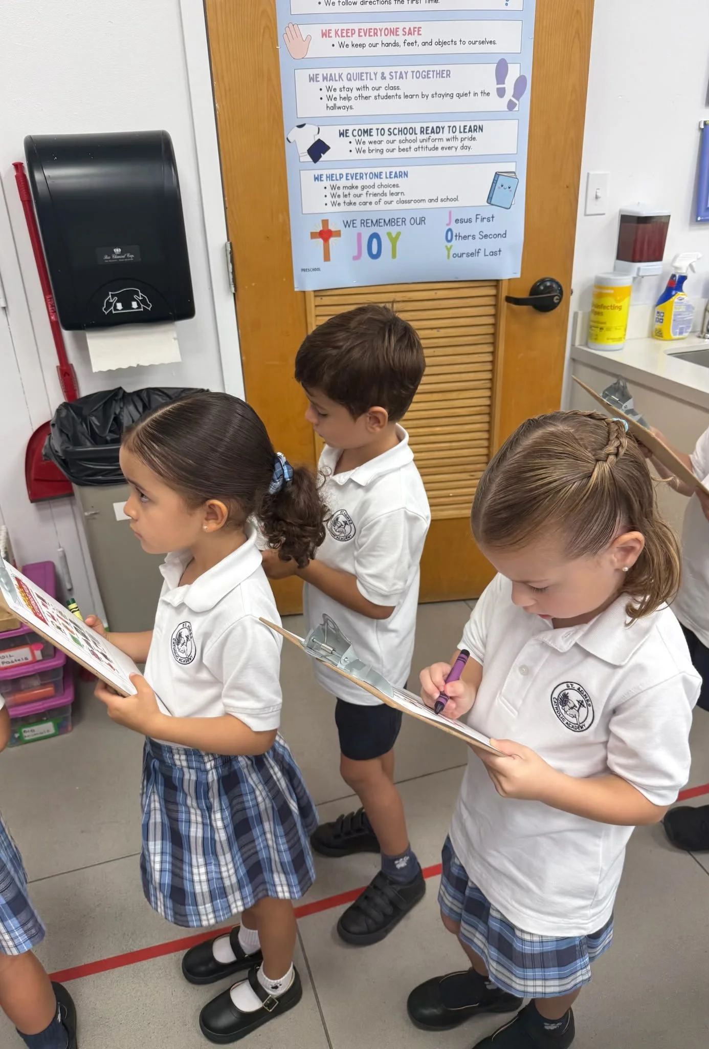 PK4 Explores Our School: A Scavenger Hunt to Remember