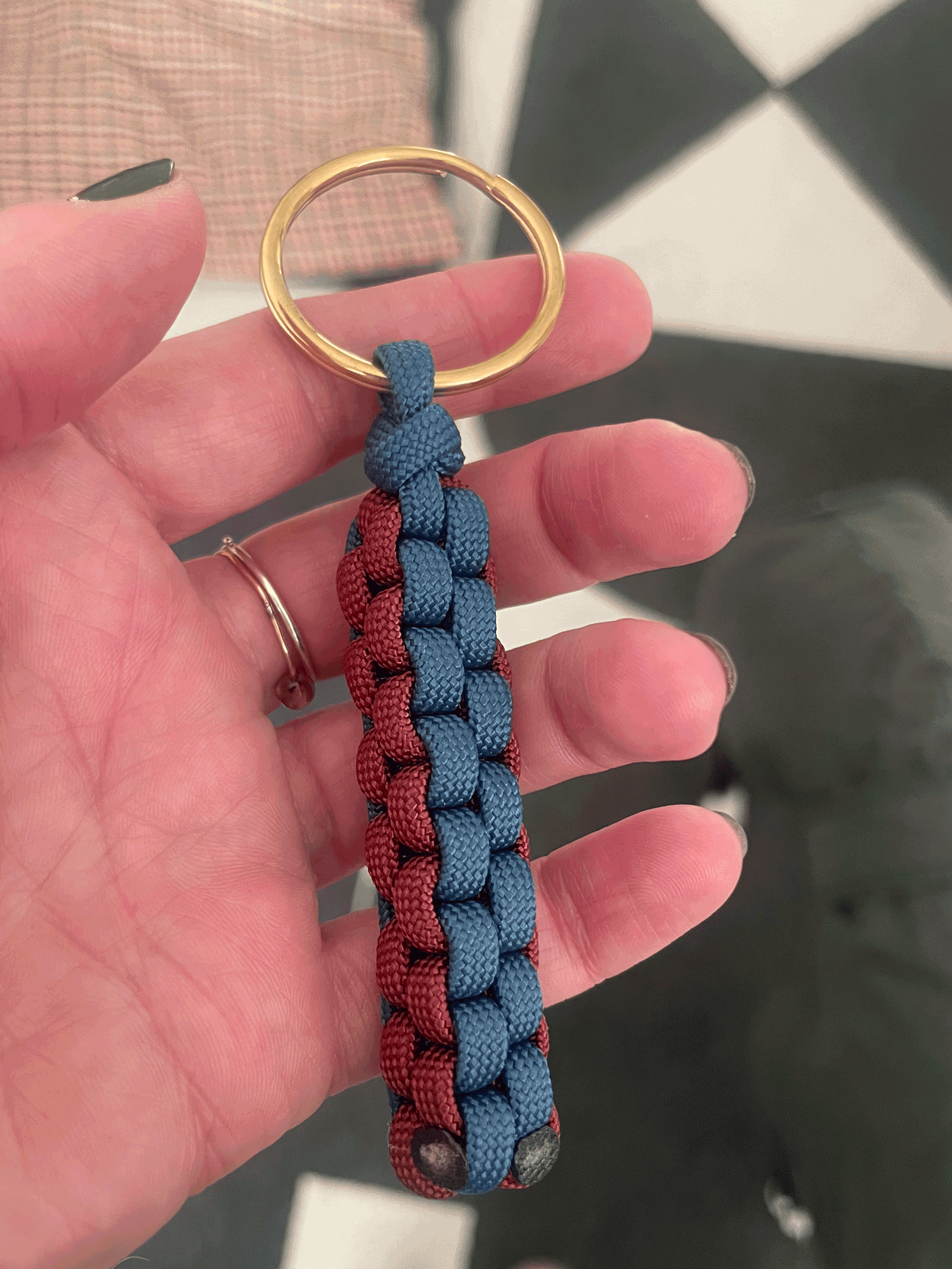 box_keyring_blue_burgundy2.png