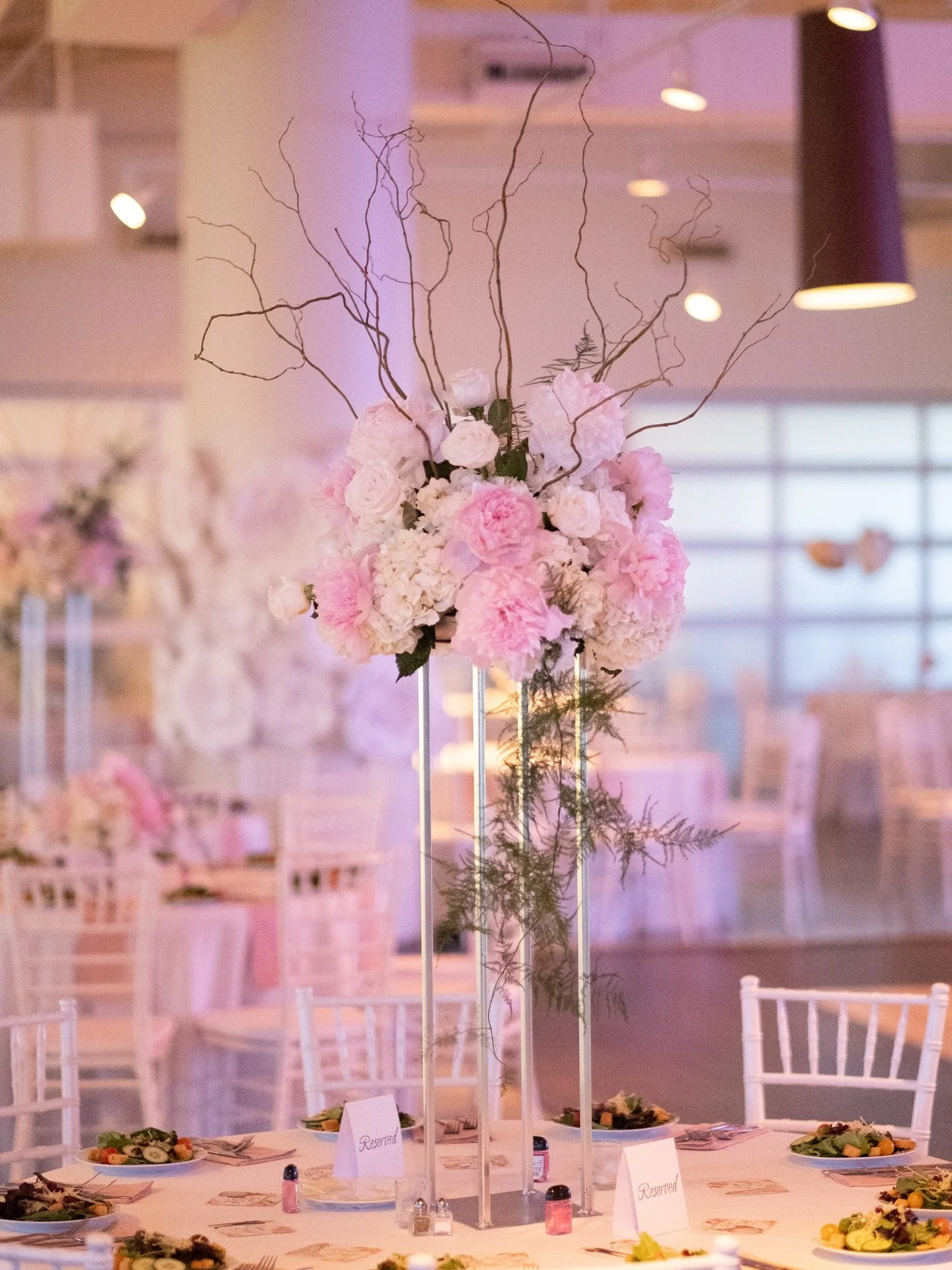 #leveltwoevents ✨ A touch of romance and elegance.
Our modern event venue in the Dallas Design District is the perfect setting for unforgettable weddings, quincea&ntilde;eras, corporate events, holiday parties &amp; more.
⁠
💌 Ready to plan your drea