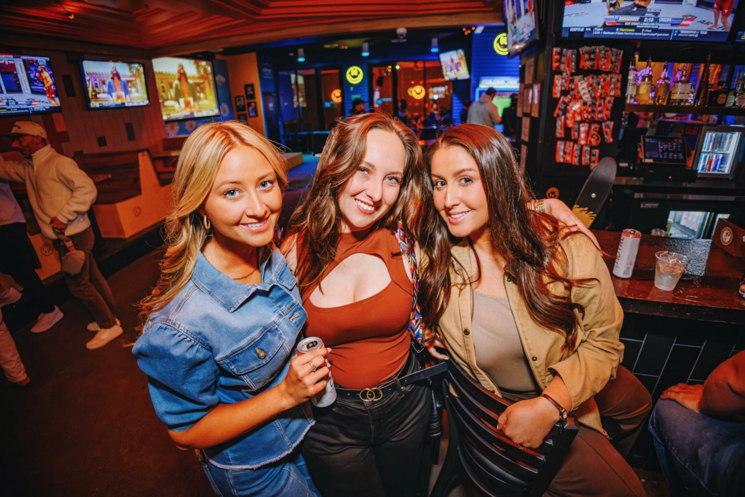 The long weekend calls for long walks to the bar! 🍺🍹