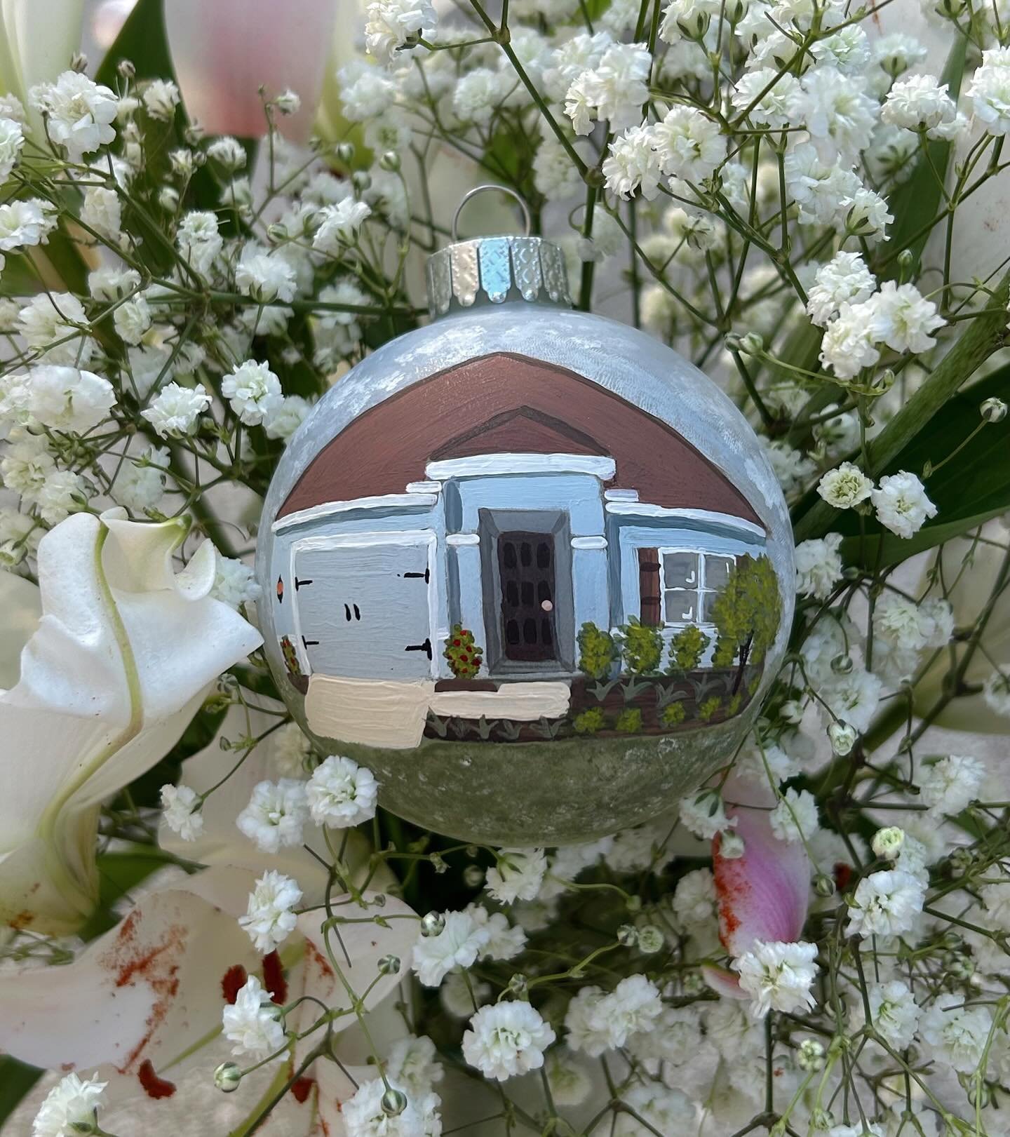 Another recent ornament! 🤍
#smallbusinessowner
#lakelandfl #artistsupportartists
#imakethings