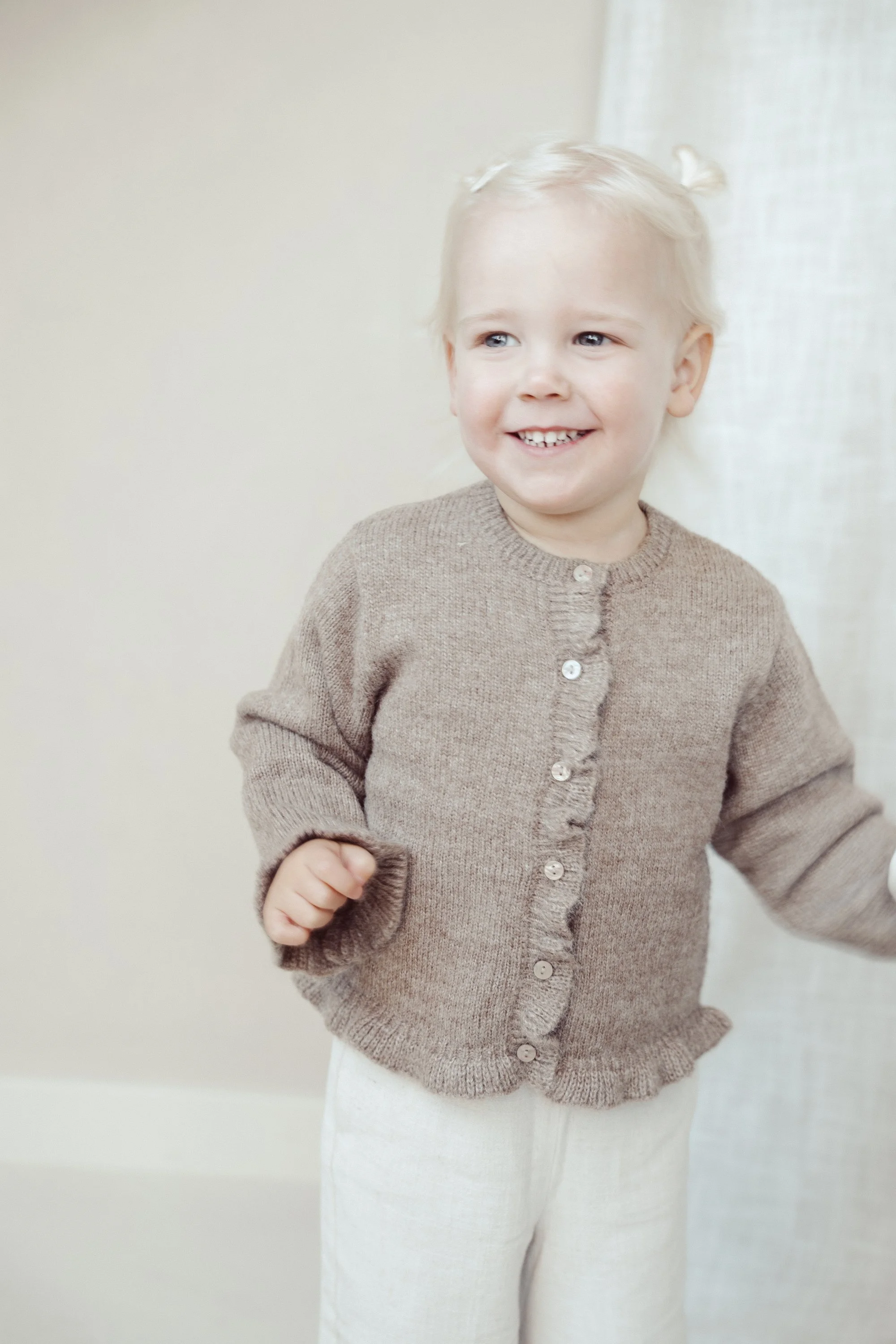 kindershoot 2 kinderen zusjes in daglichtstudio den bosch 