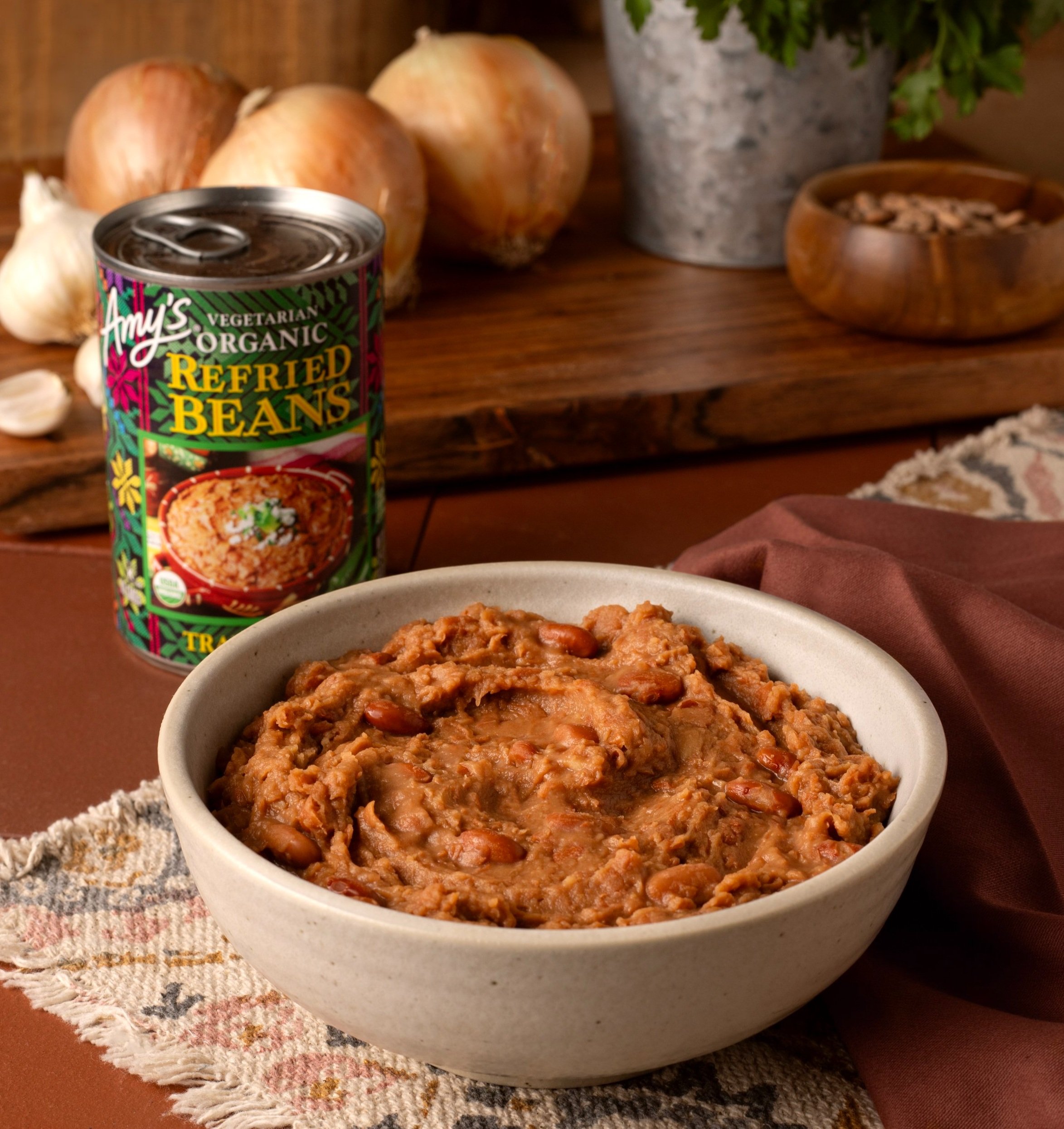 AMYS+Refried+Beans+Product_REV_sq.jpg