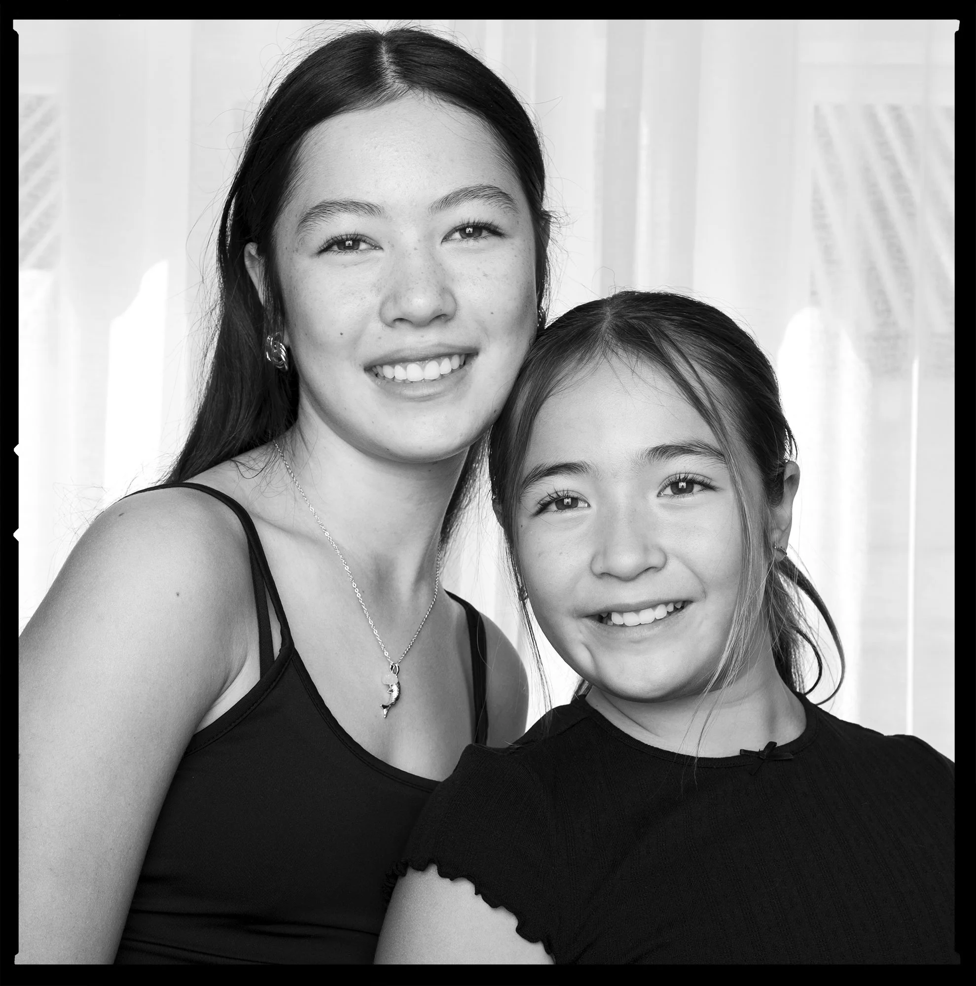 Teenage sisters_UpClose portrait photography_ Diane Stoppard.jpg