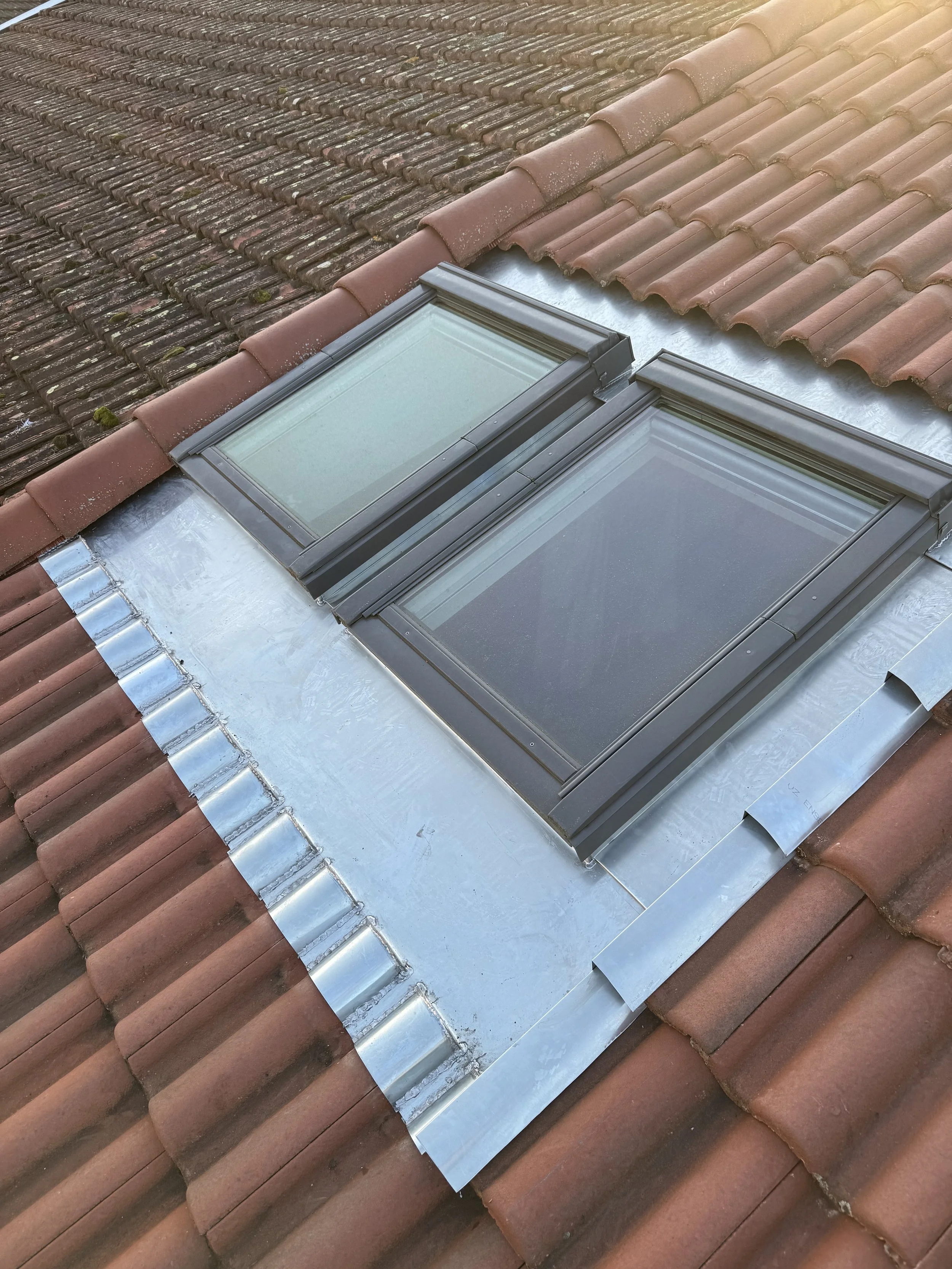 Abergement zinguerie et pose de fenêtres de toit Velux à Priay 01