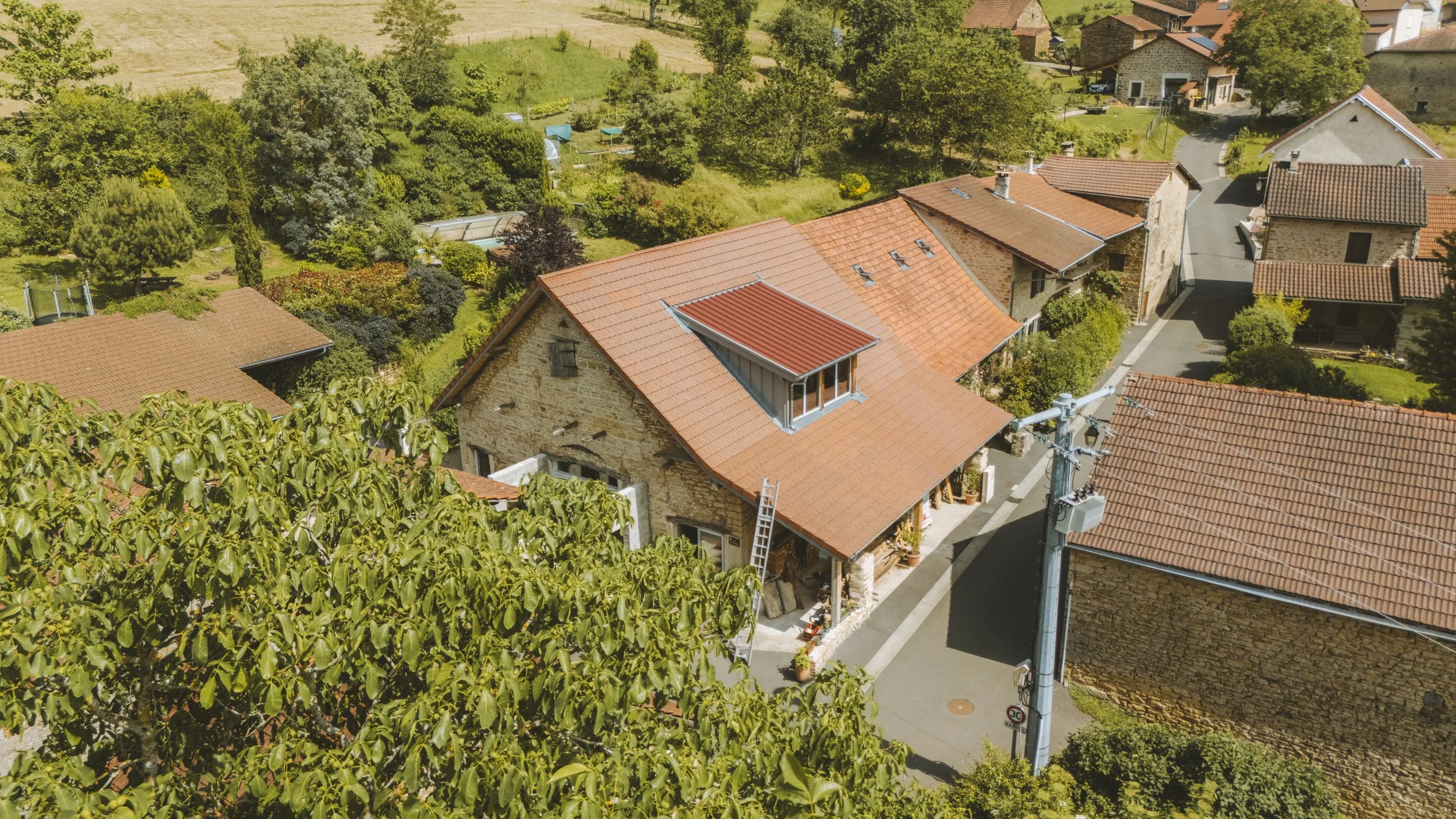 Charpentier sur Amberieu en Bugey