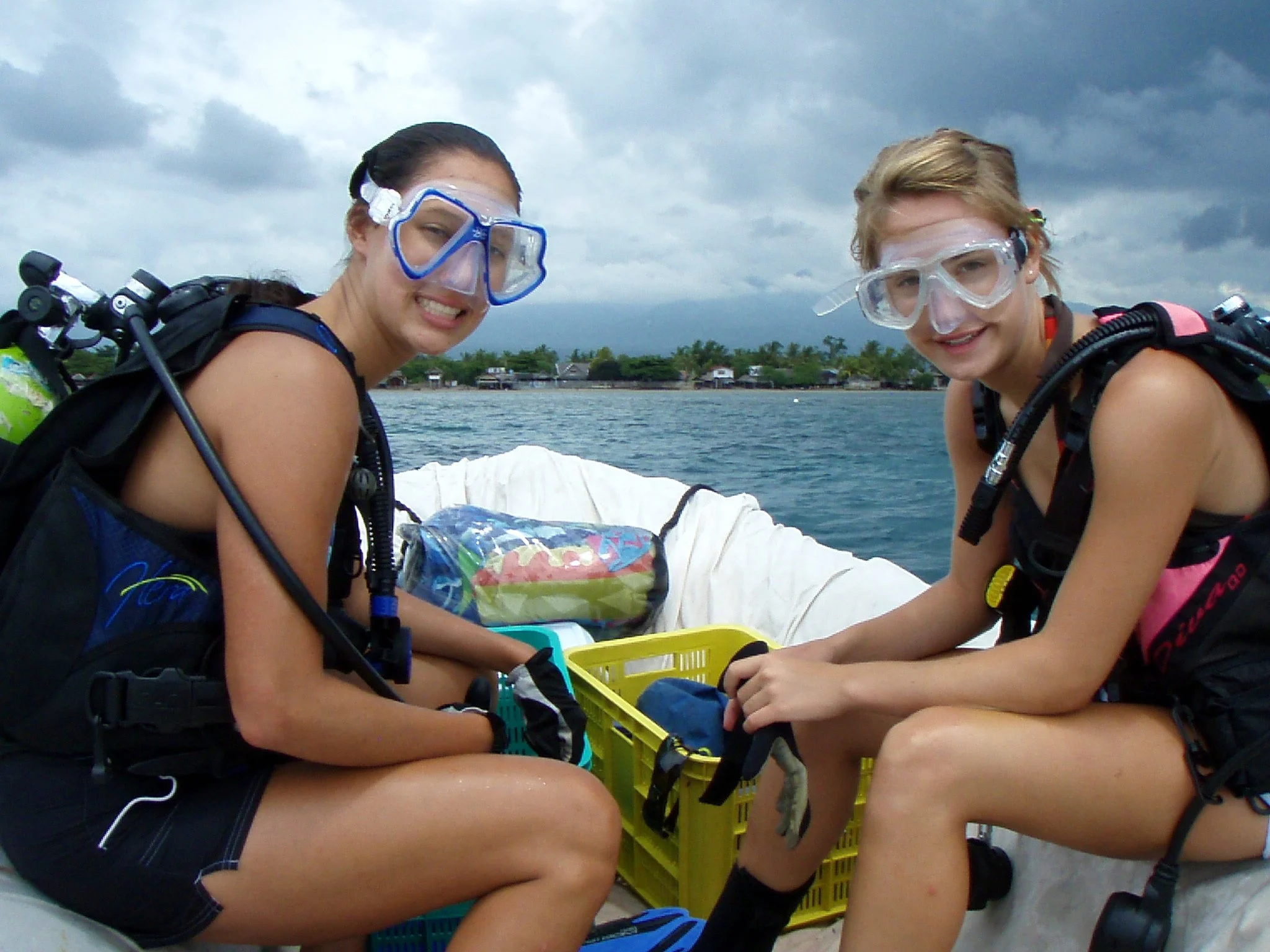 Image of Amy and an undergraduate research partner getting ready for a scuba dive
