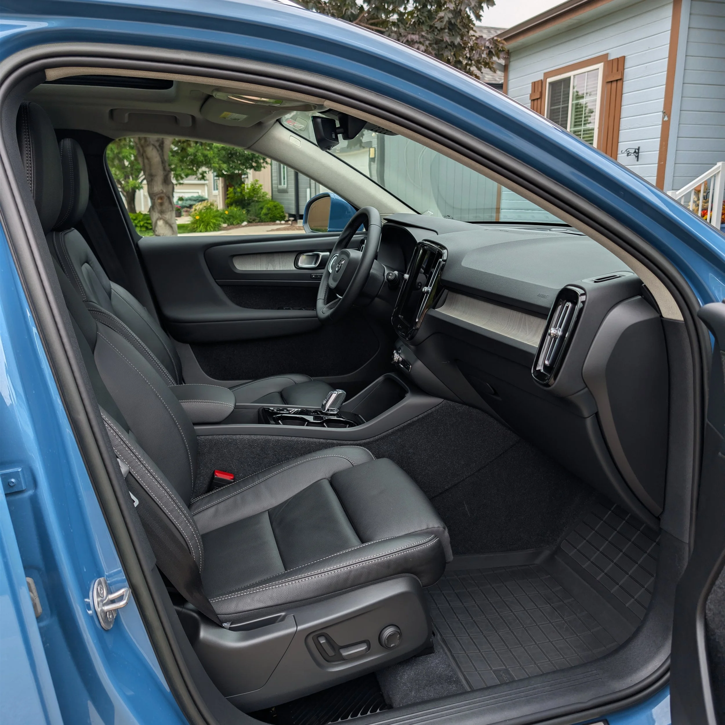 Volvo XC30 Interior Detail.jpg