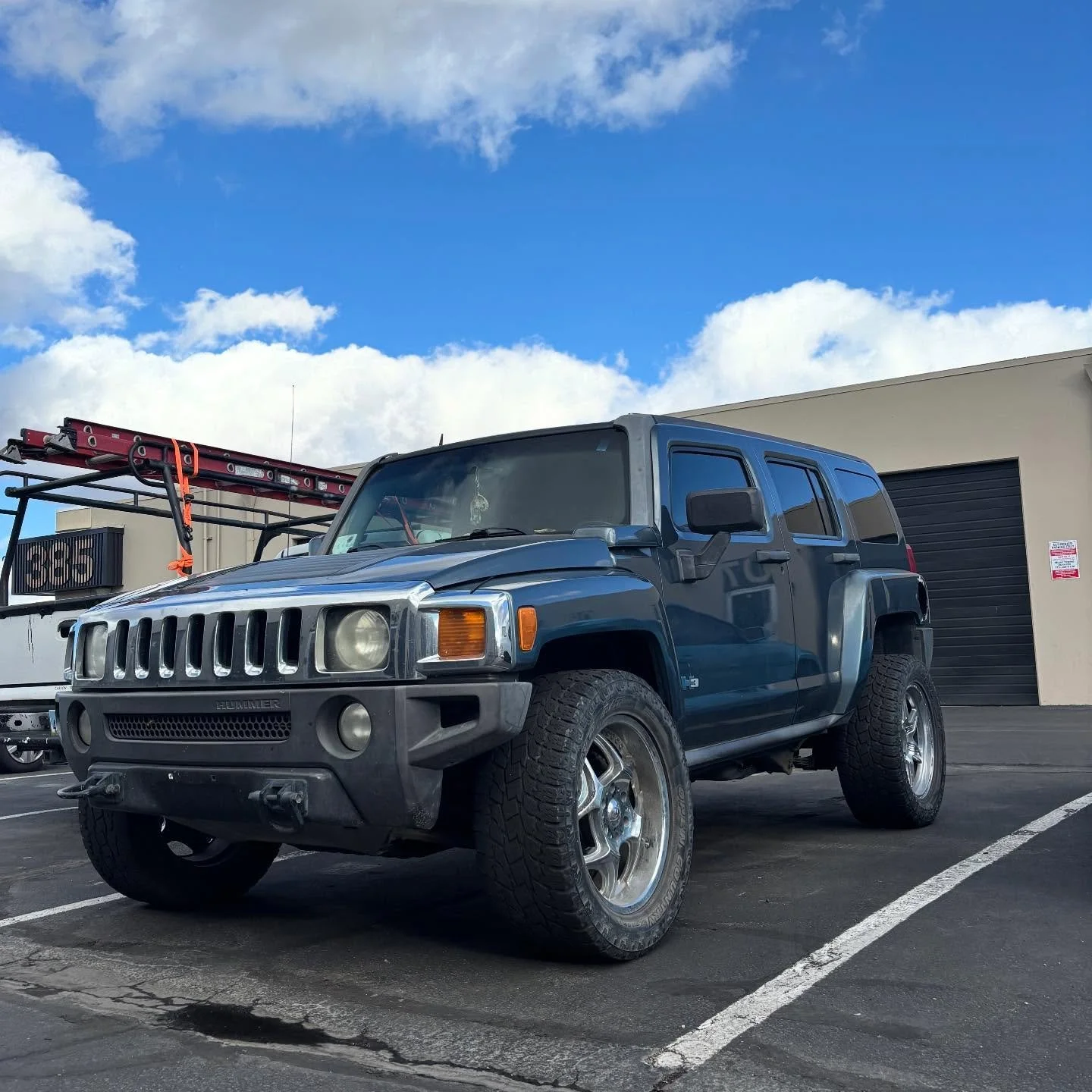 H3 Hummer back on the road after the worst clutch failure I have seen! 😨
Clutch replaced/machined flywheel ☑️ 
New slave cylinder/release bearing ☑️ 
New rear main seal ☑️ 
New gear oil and t-case fluid ☑️ 

Shoot over a call or text to get on the s