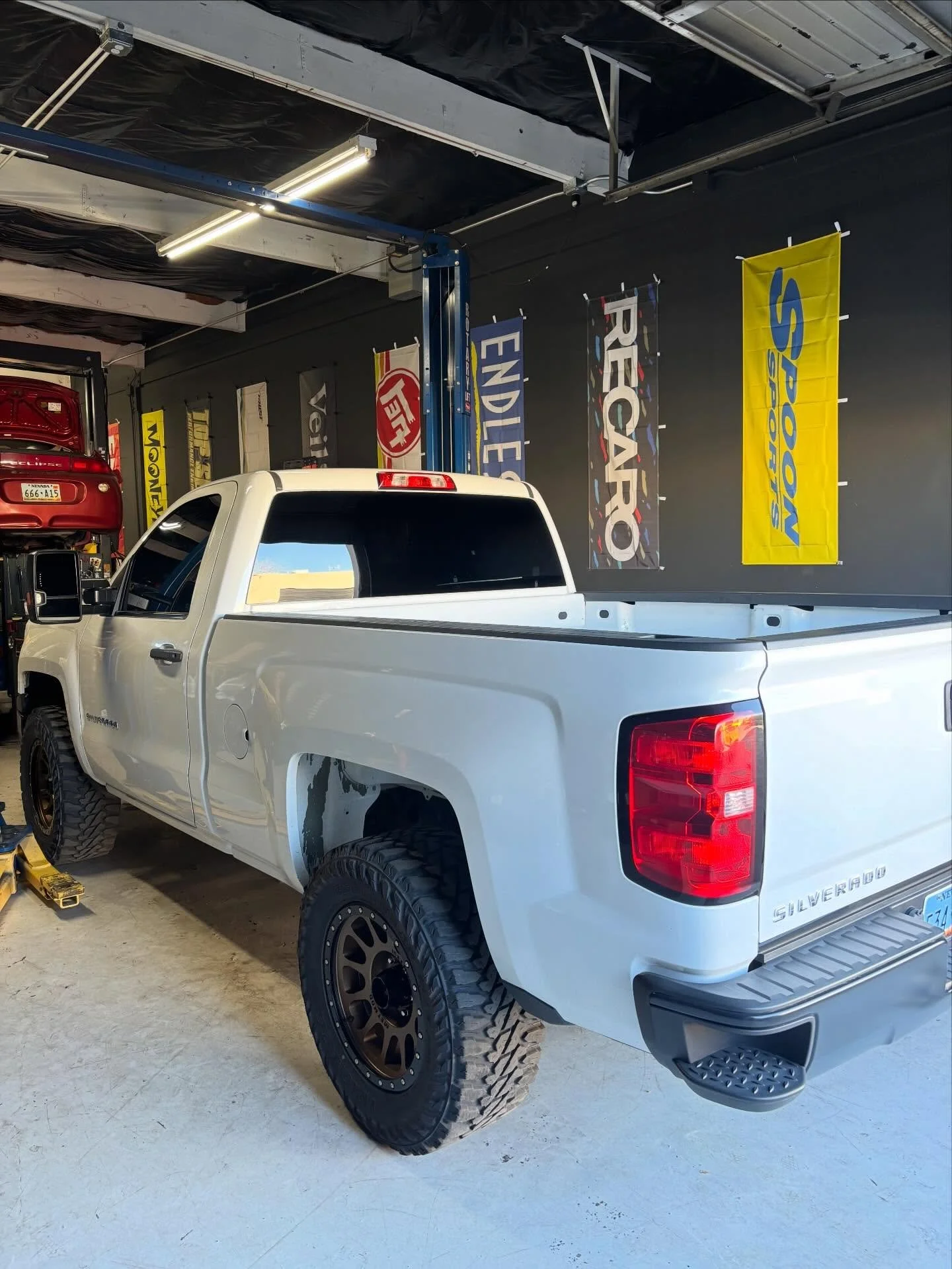 Shortbed Single-Cab 1500 in for brakes all around! 

Call or text to get on the schedule

#chevy #singlecab #brakejob