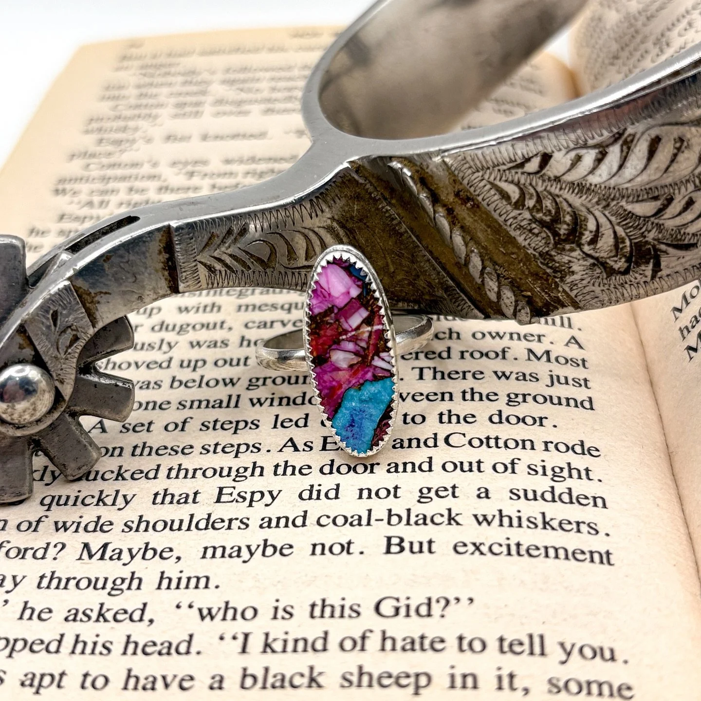 Pretty Pink Dahlia custom ring I finished the other day! Love a pink moment 🩷
Also super excited for the new cabochons that will be arriving this week! I’ll be posting all the beautiful stones that will be turned into beautiful pieces of jewe