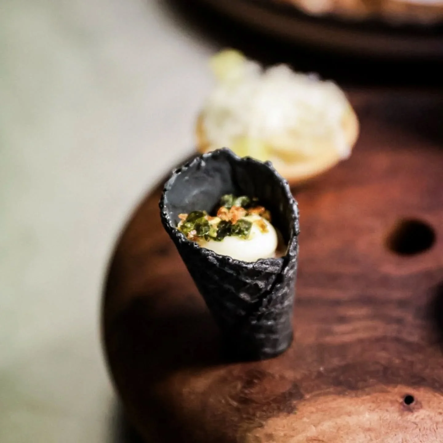 The Story Behind the Cornet: A Bite of Happiness

Chef Thomas Keller found unexpected inspiration in a Baskin Robbins ice cream cone. Nervous about creating a show-stopping dish for a&nbsp;New York&nbsp;food and wine benefit, he had a eureka moment w