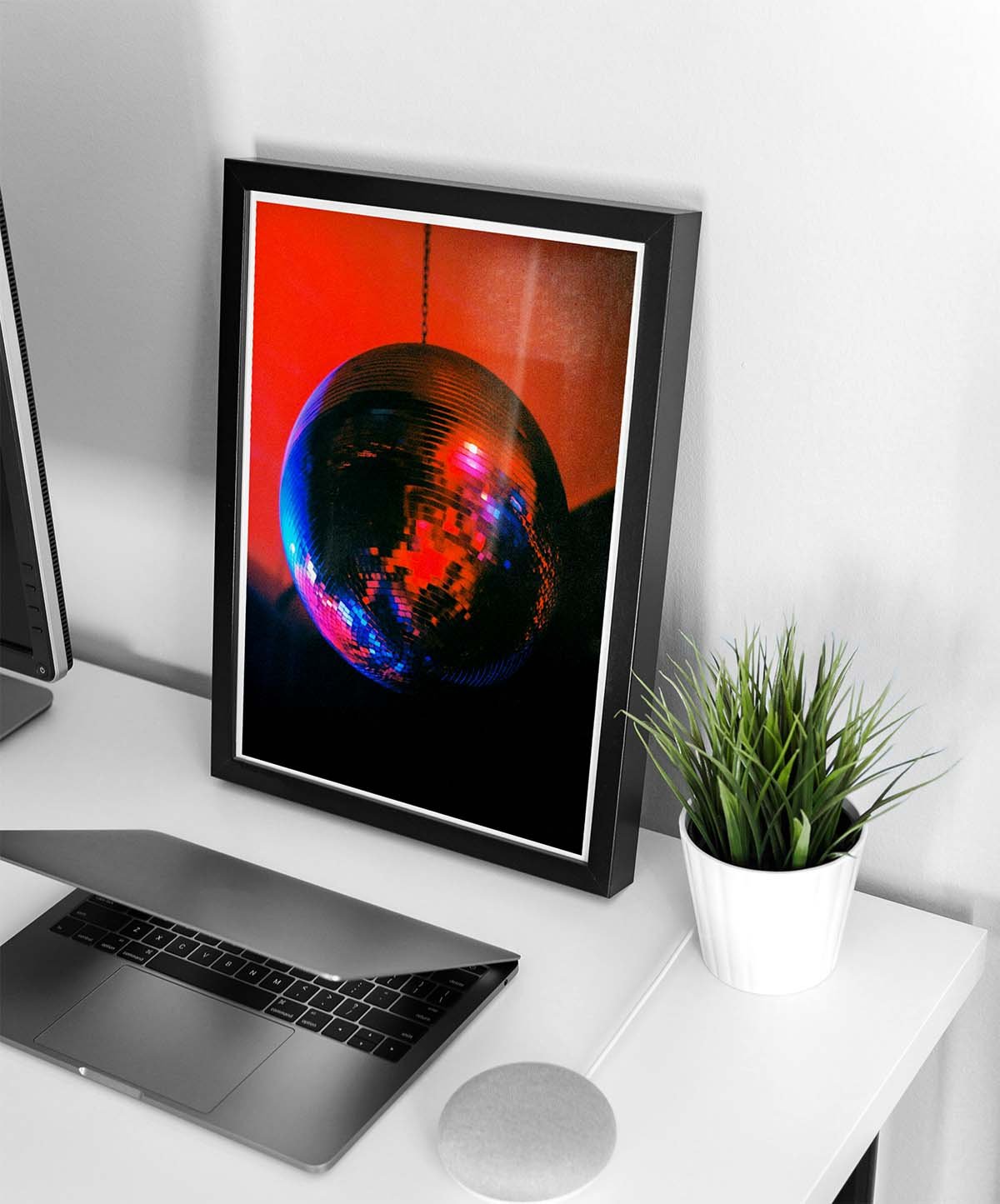 Mirrorball_Mockup2.jpg