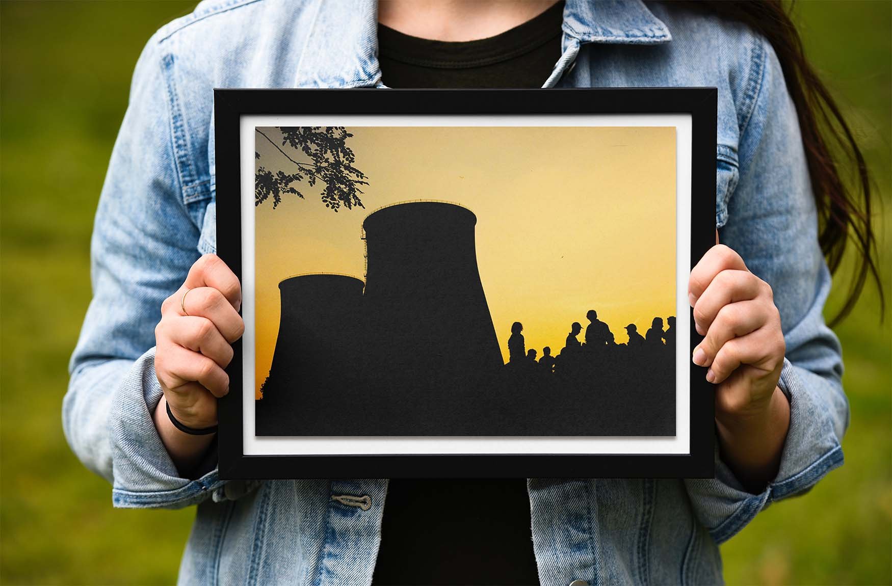 Horizontal Frame PSD Mockup.jpg