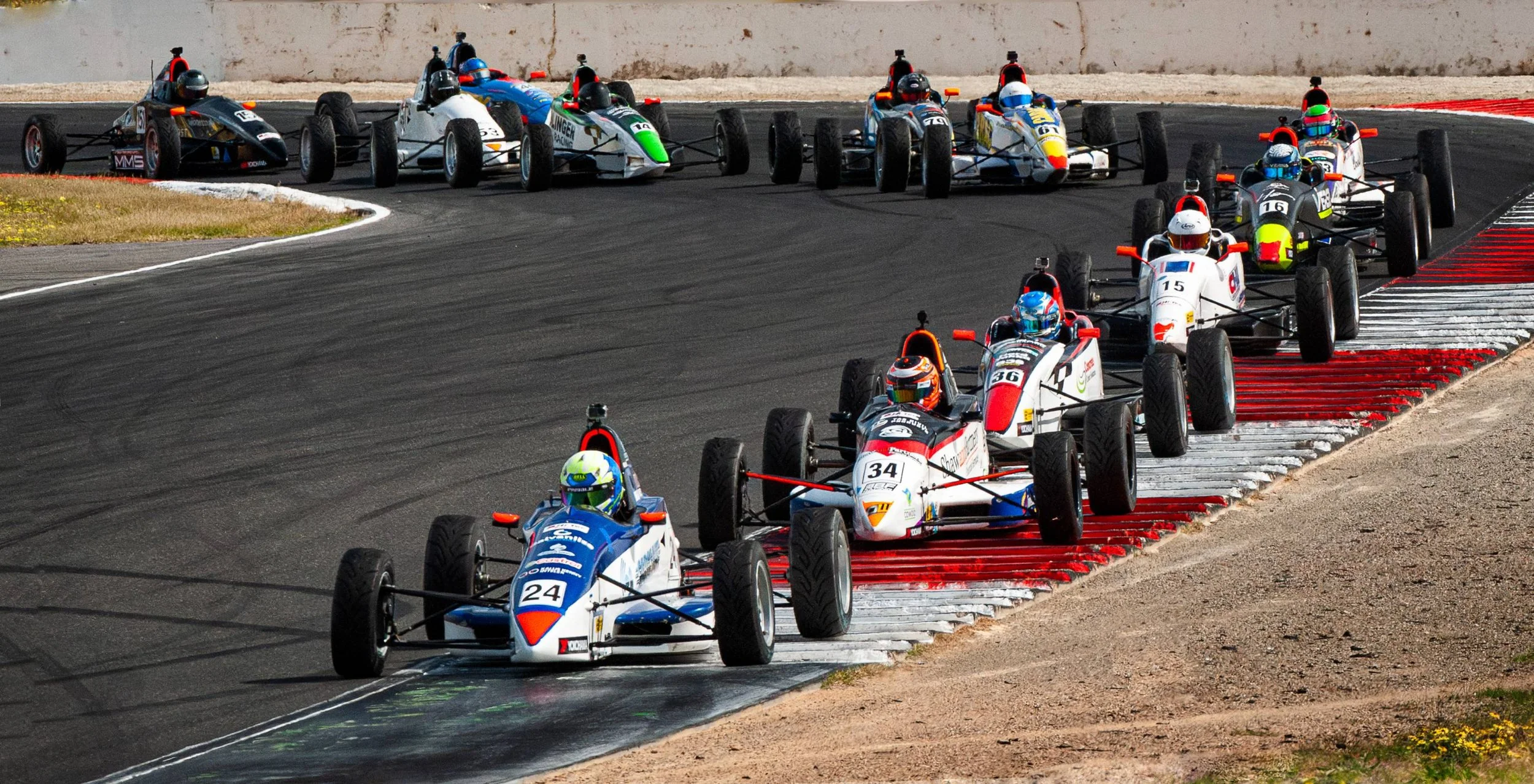 FORMULA FORD TITLE FIGHT HEADS TO PHILLIP ISLAND
