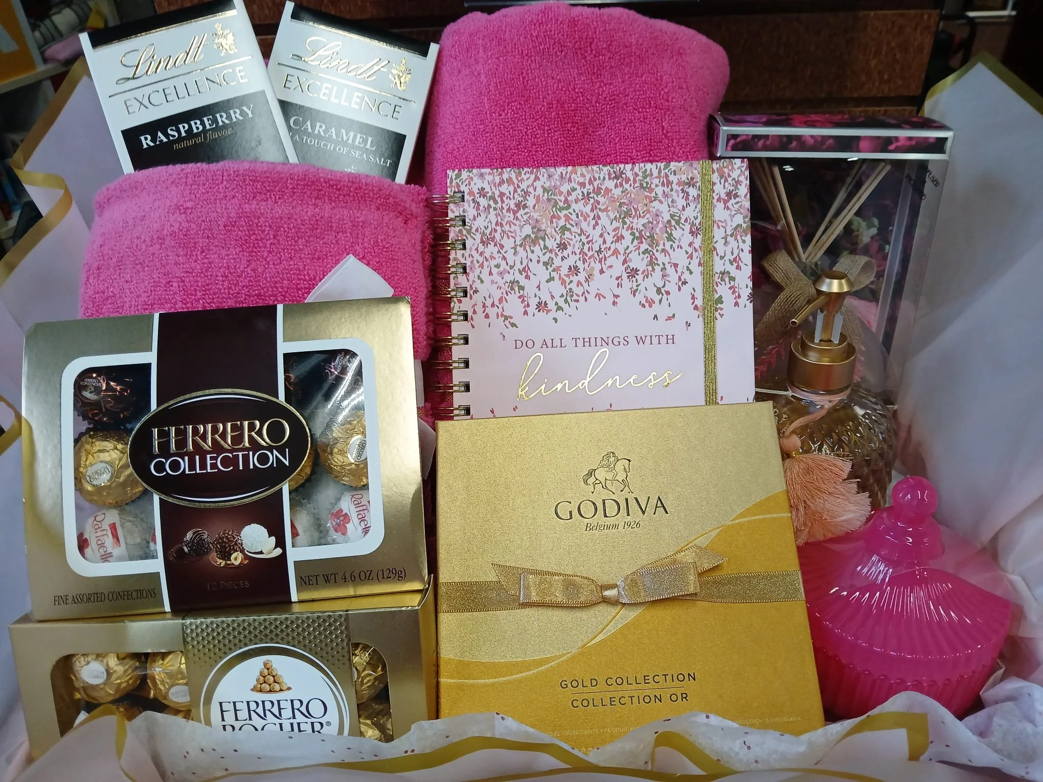 Woman basket open.jpg