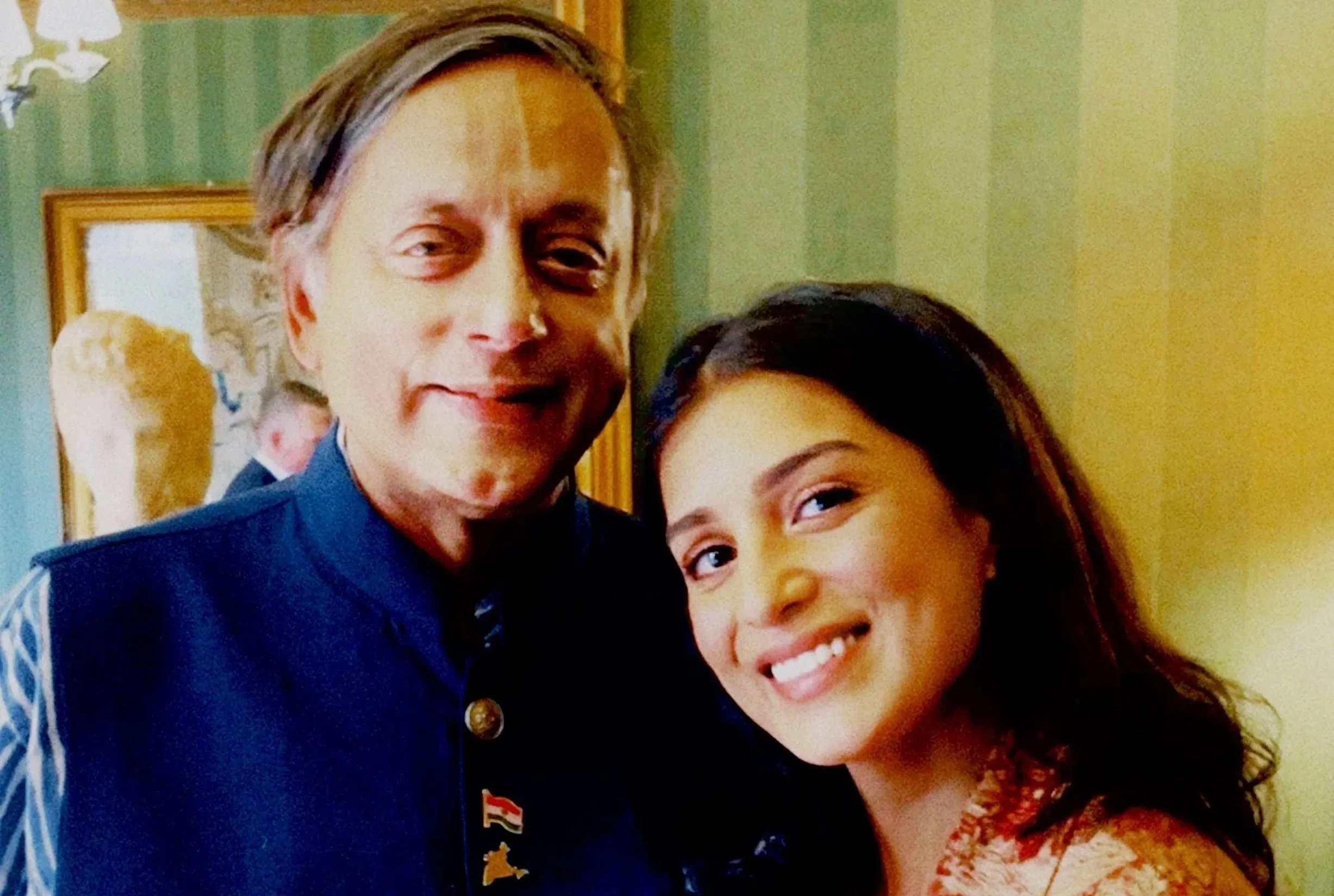 Pallavi Sharda and Shashi Tharoor.jpg