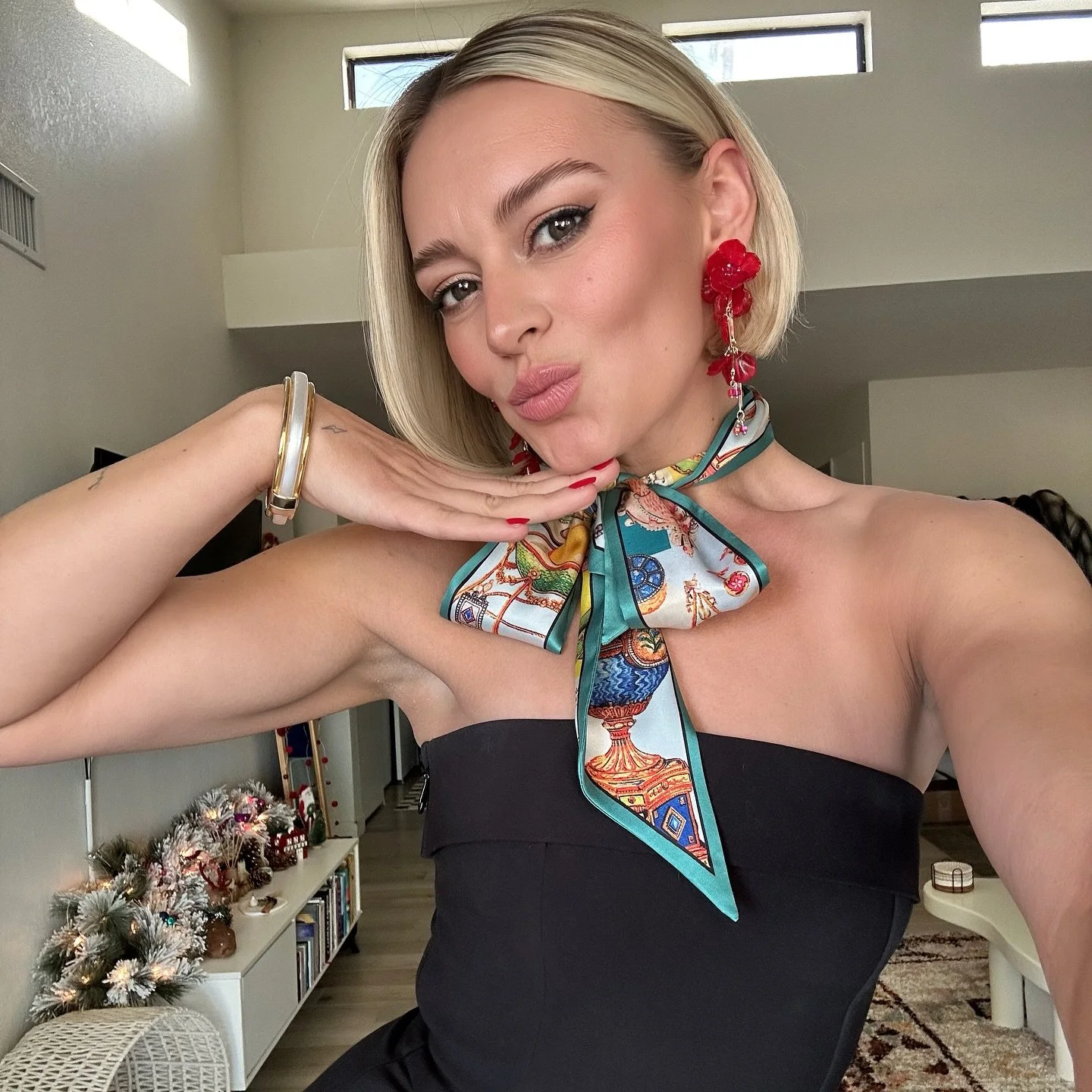 All is merry, all is bright ✨❤️🎄

Feeling deep deep gratitude for another year of love, community and living in JOY 🫶🏼