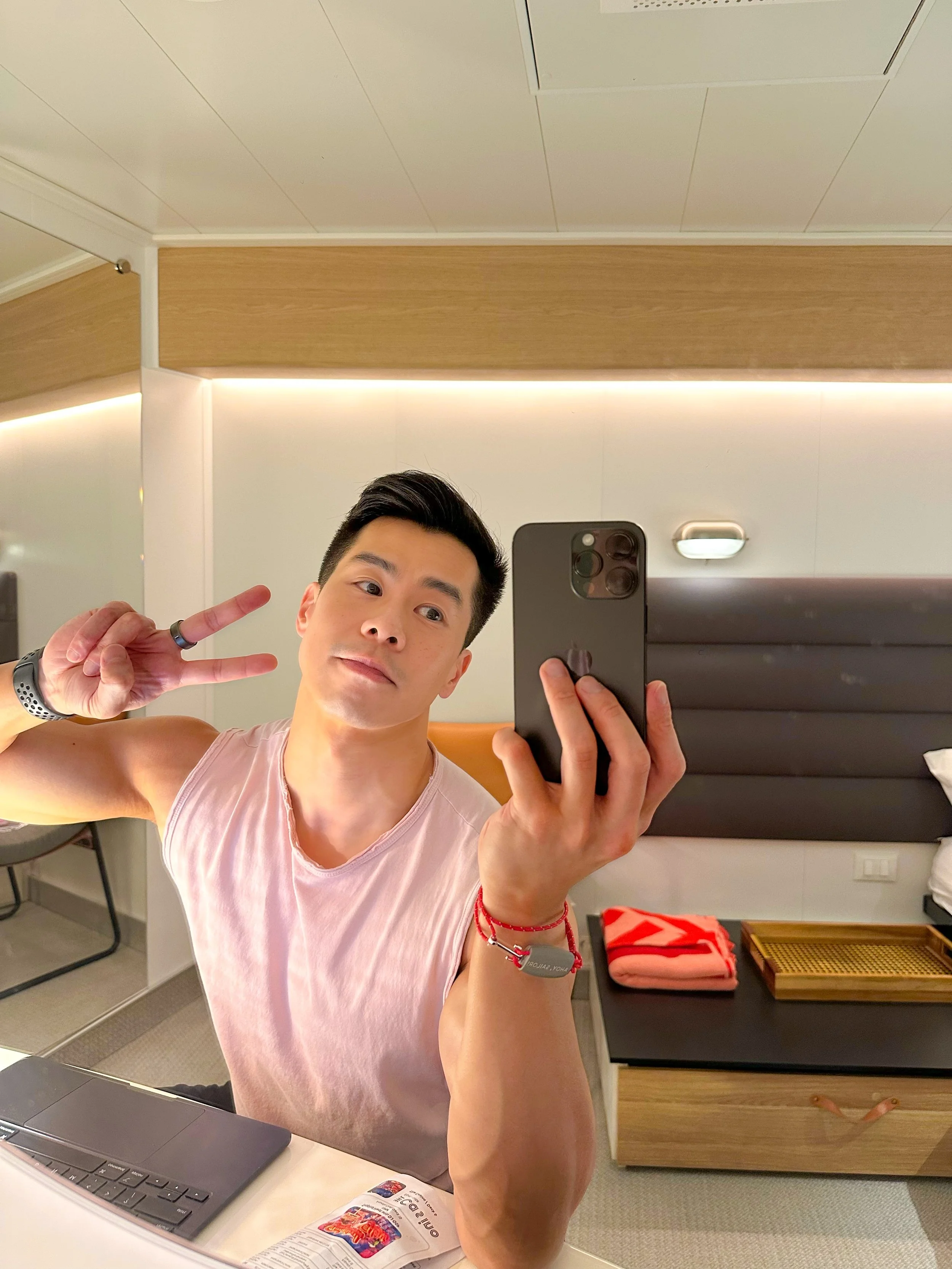 Selfie-05.jpg