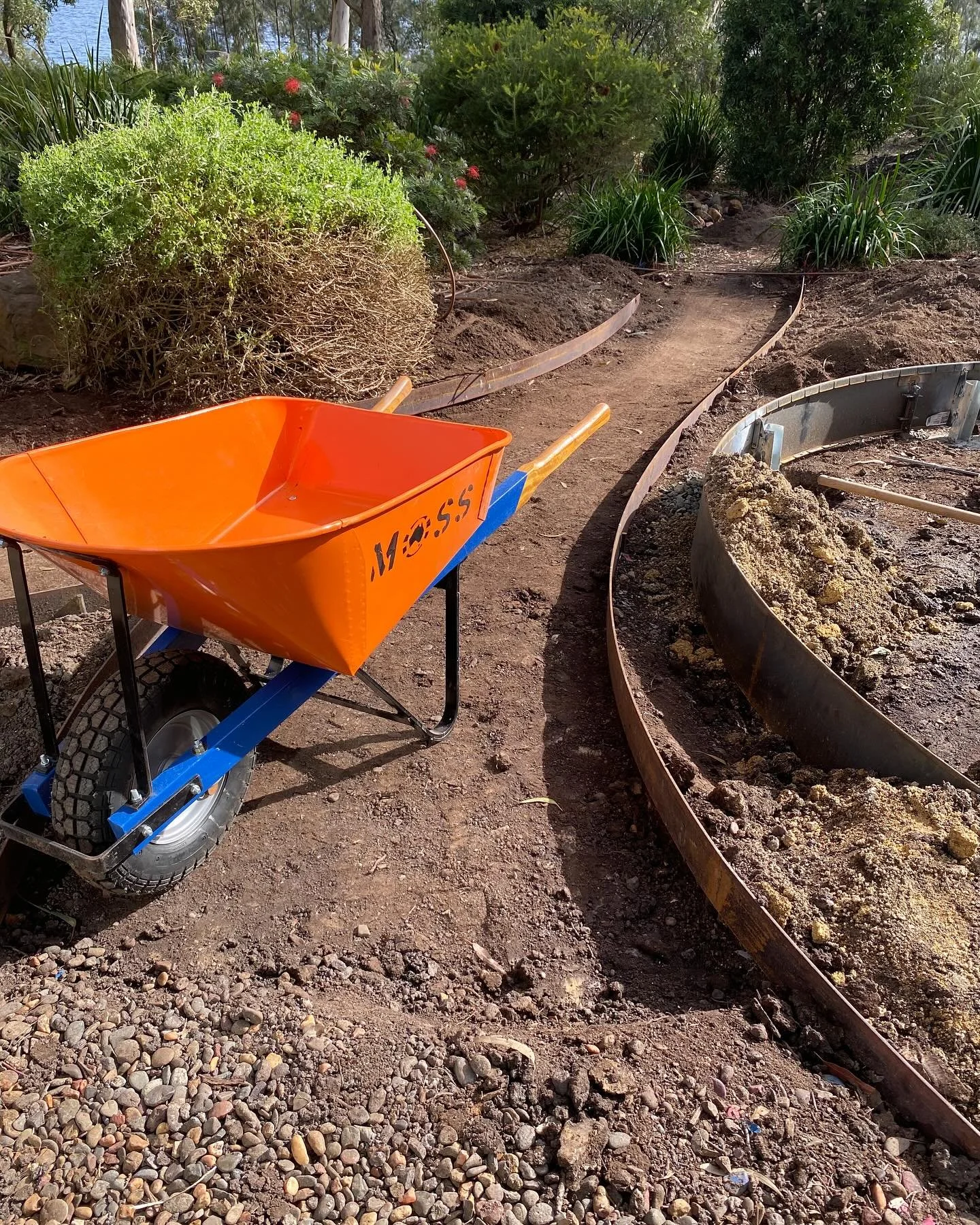 New barrow feels 👌
@mosswheelbarrows