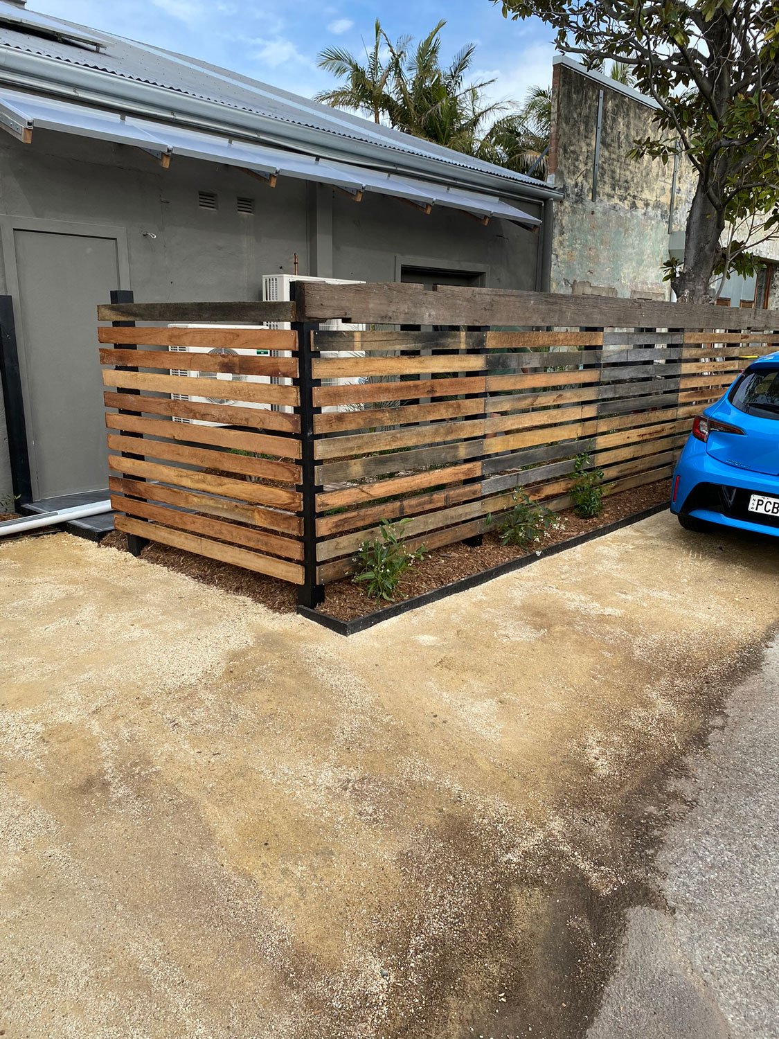 TG-Gardenscapes_Our-Projects_Waratah-Warehouse_Wooden-Fence.jpg