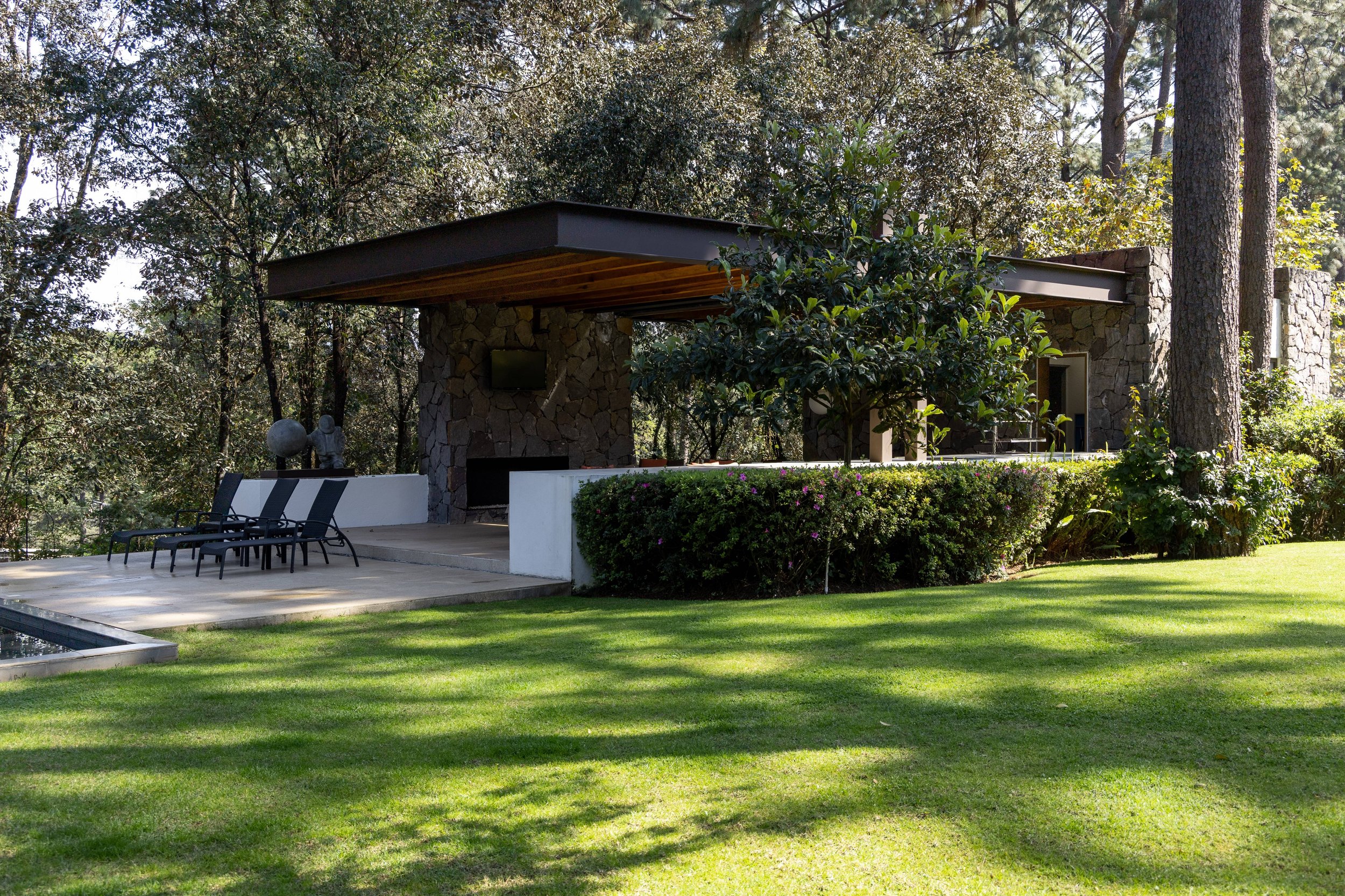Terraza Alberca Casa Valle de Bravo reduced size.jpg