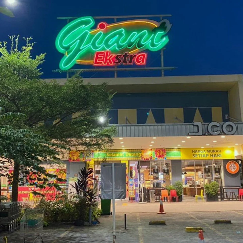 Giant Klenten, Palembang