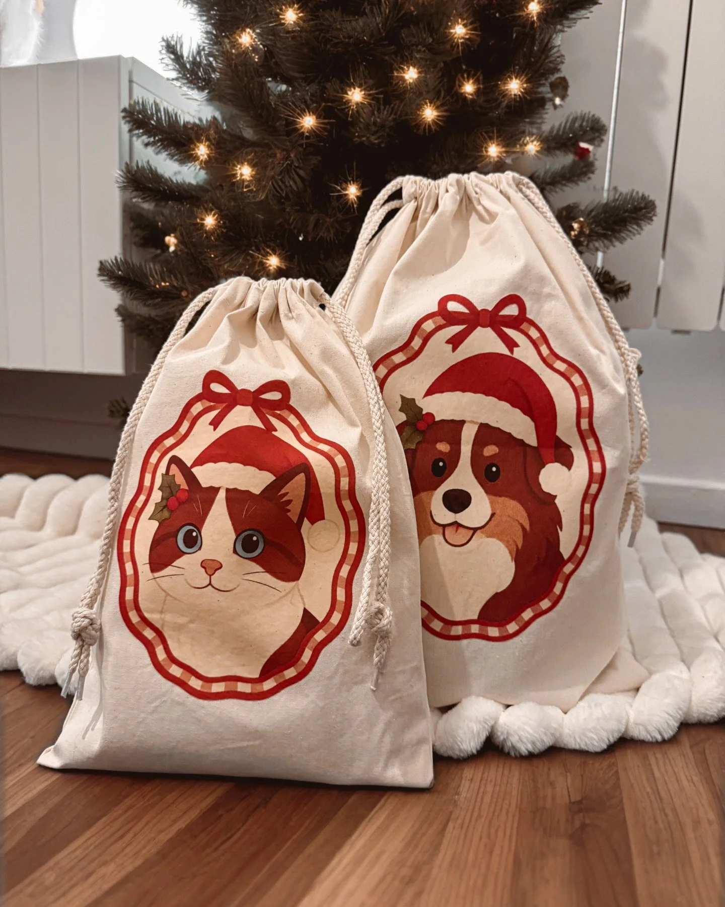 🎄 GIVEAWAY DE NO&Euml;L 🎄

Tout le monde m&eacute;rite aussi sa petite magie de fin d&rsquo;ann&eacute;e... alors je t&rsquo;offre la possibilit&eacute; de remporter une hotte de No&euml;l personnalis&eacute;e &agrave; l&rsquo;image de ton compagno