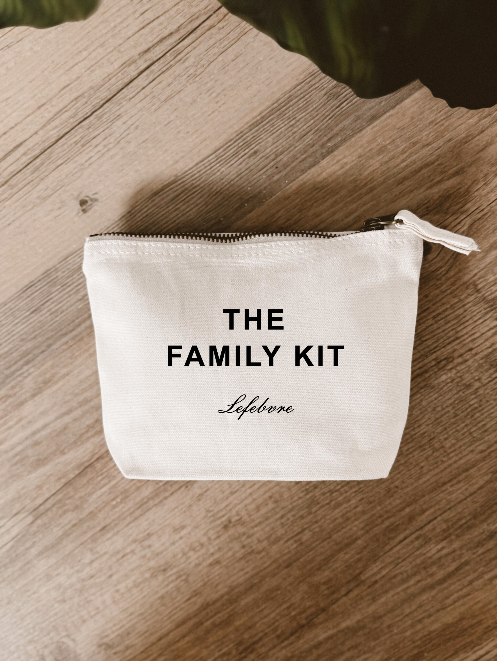 Trousse ⋮ The family kit