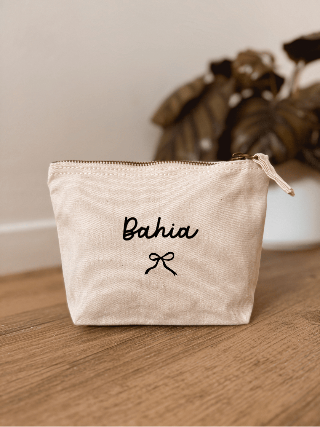 Trousse personnalisée (𝘱𝘳𝘦́𝘯𝘰𝘮) ⋮ Petit nœud