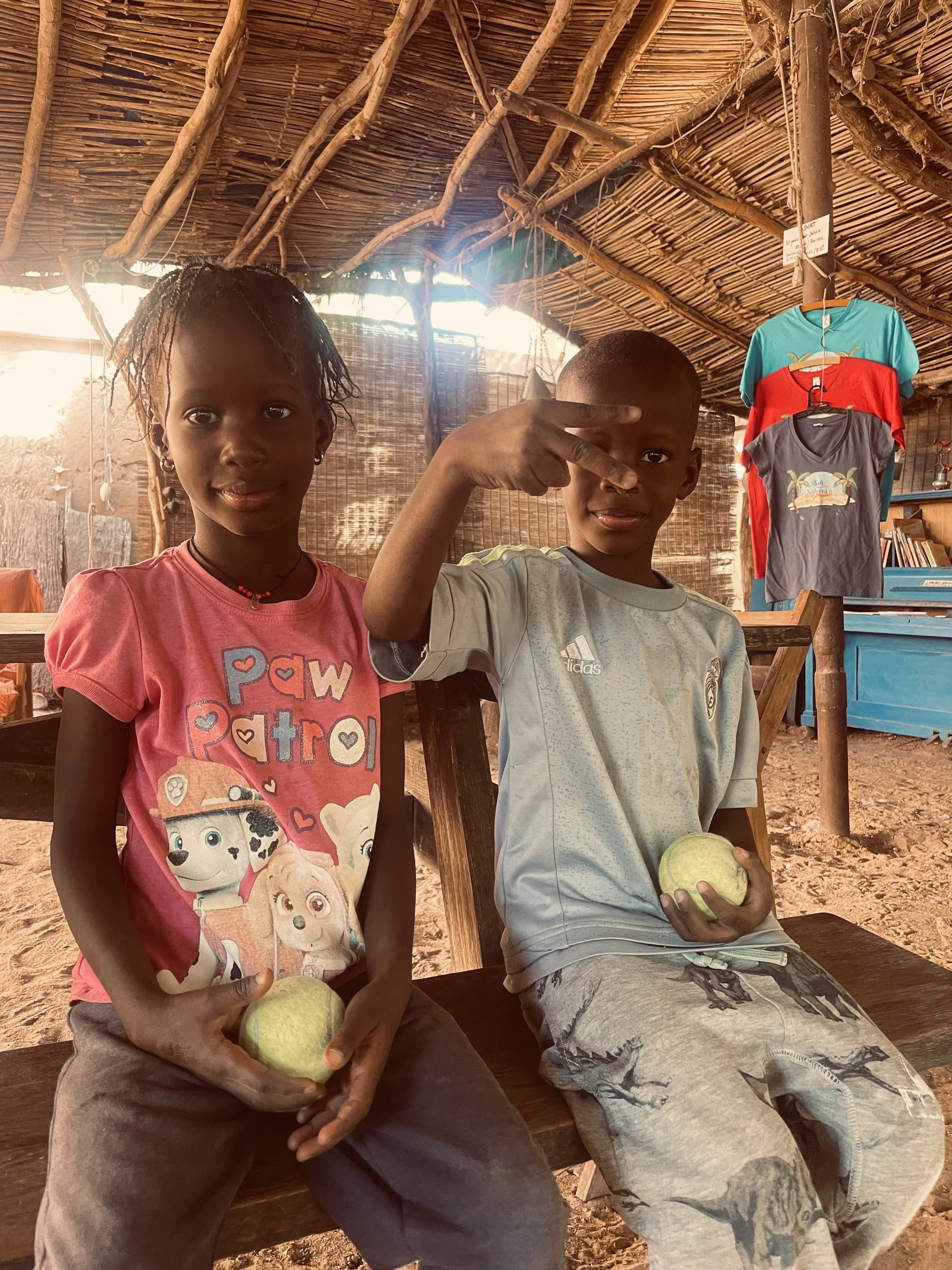 Kids in Mauritania with a tennis ball in Mauritania during Beyond T7nnis mission
