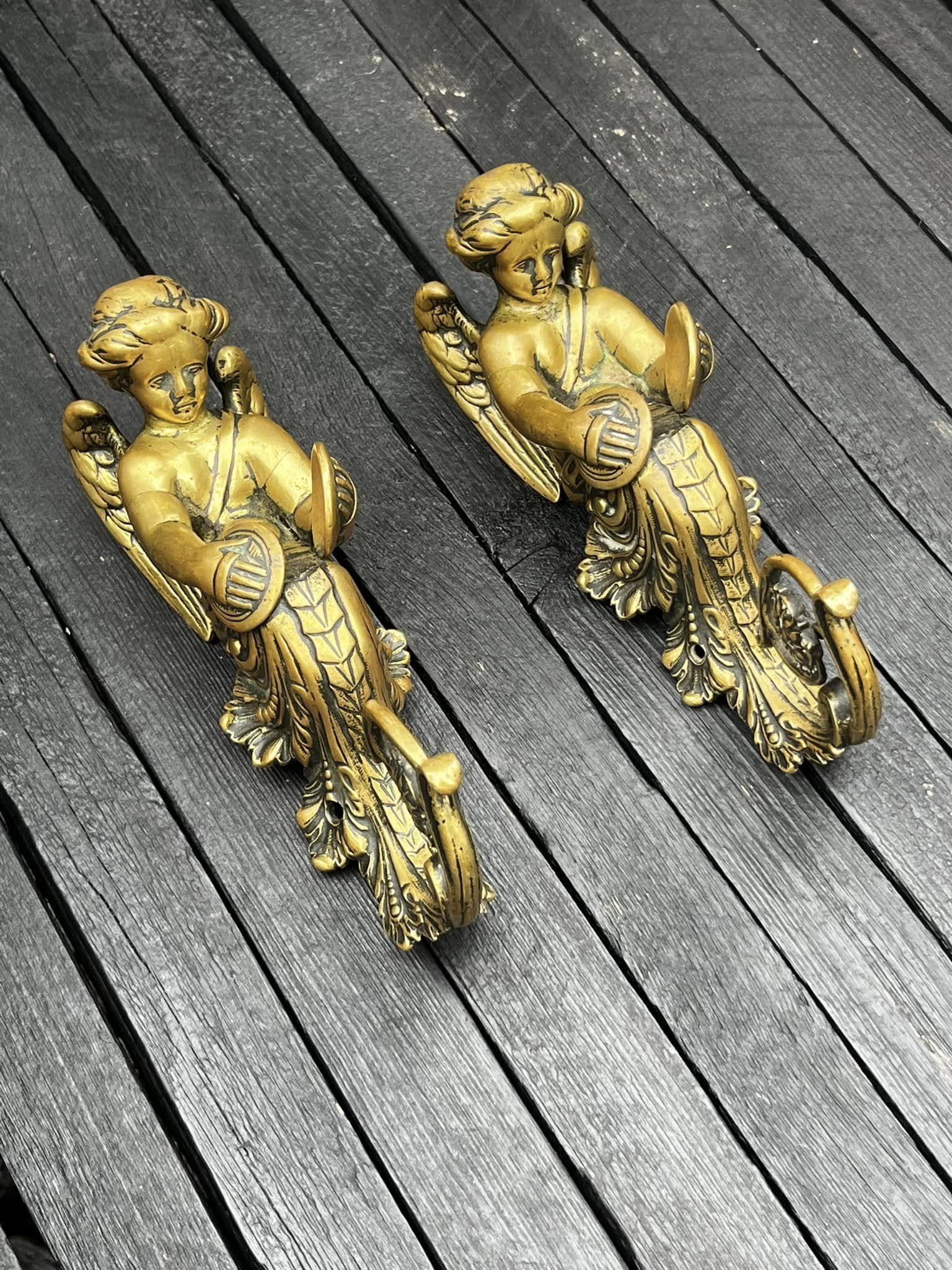 King Arthur Antique Roundtable Brass Art