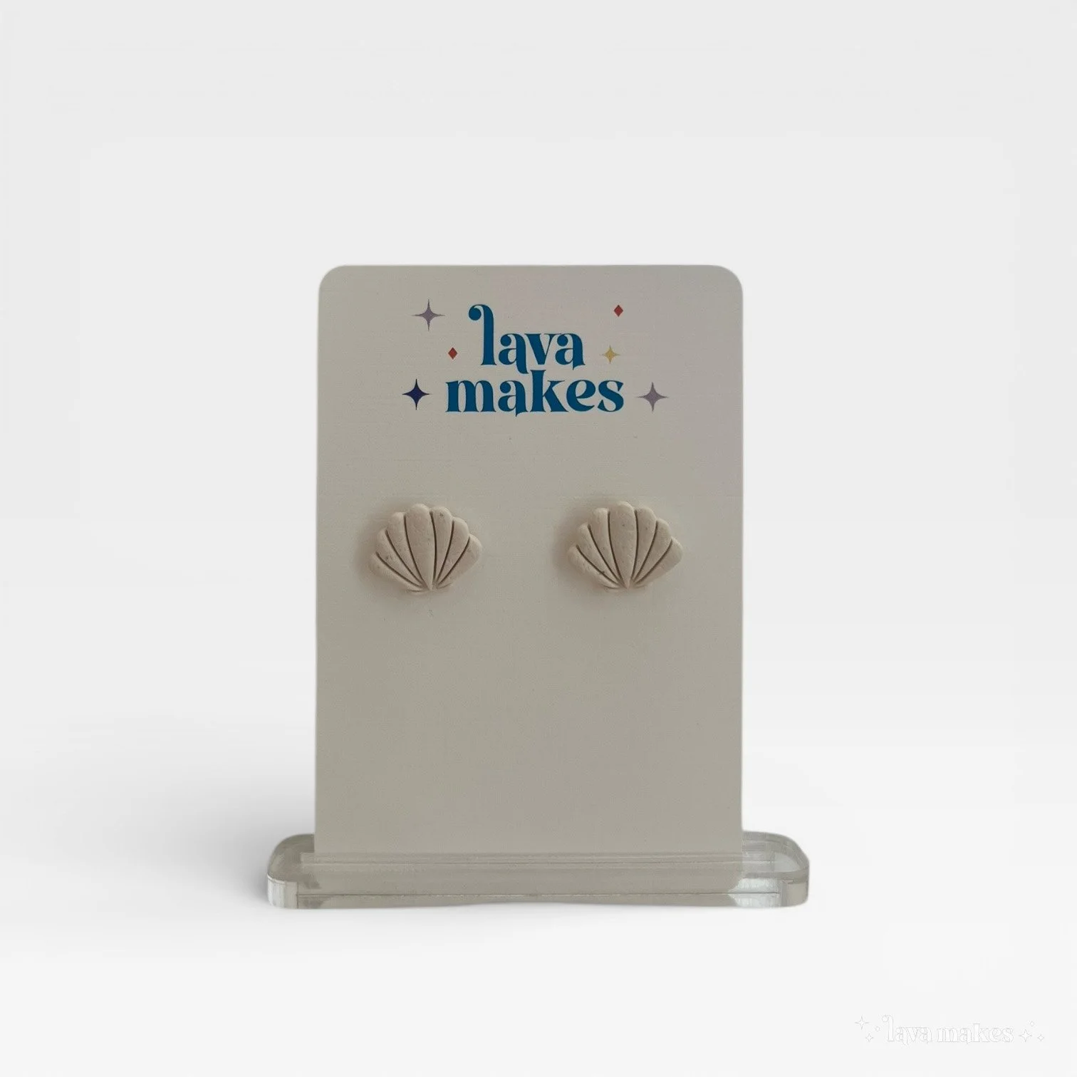 Stone Textured Seashell Studs in Off-White